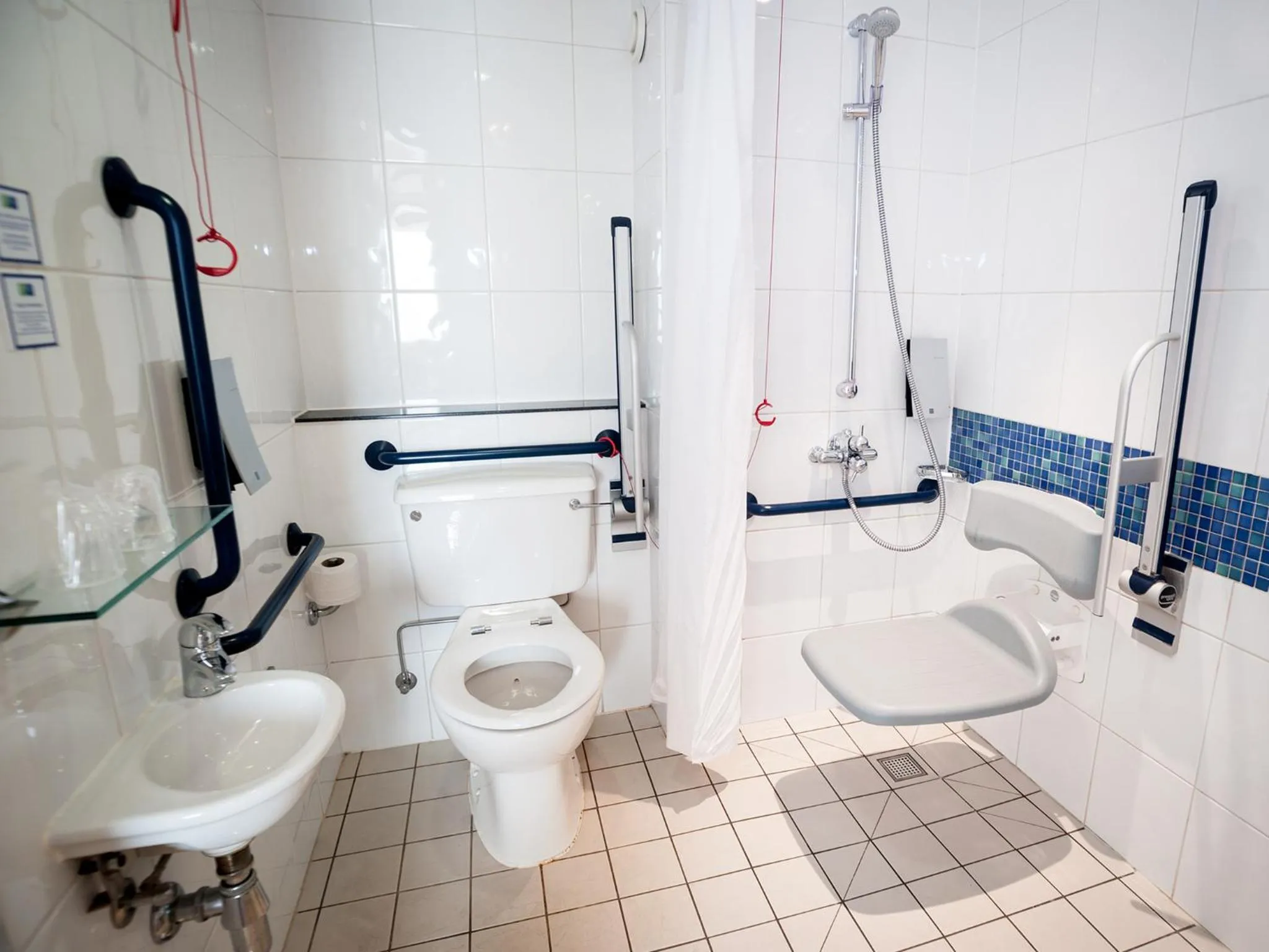 Bathroom in Holiday Inn Express Ramsgate – Minster by IHG
