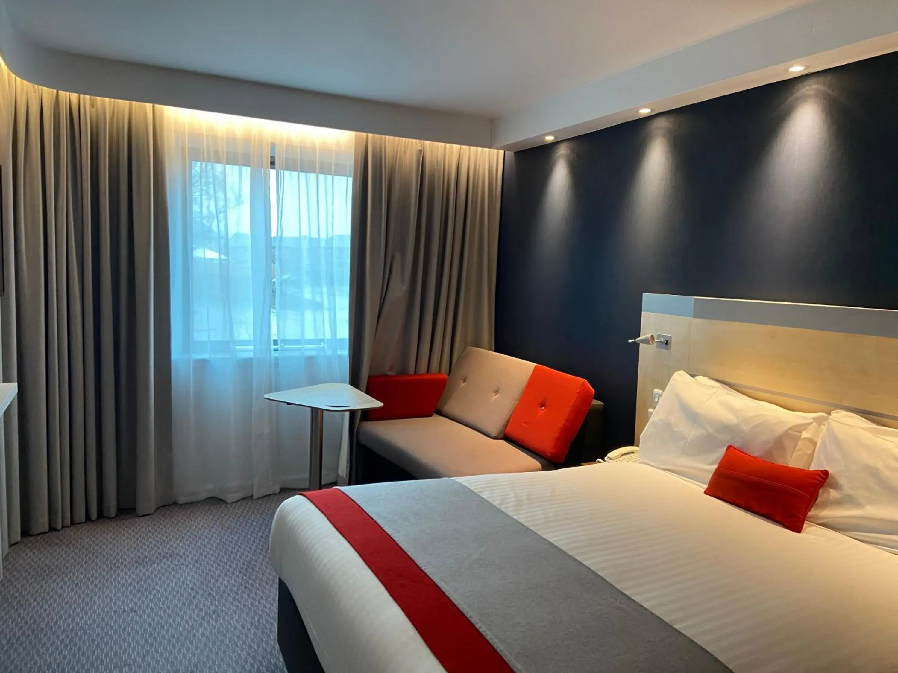 Bed in Holiday Inn Express Ramsgate – Minster by IHG Bed in Holiday Inn Express Ramsgate – Minster by IHG