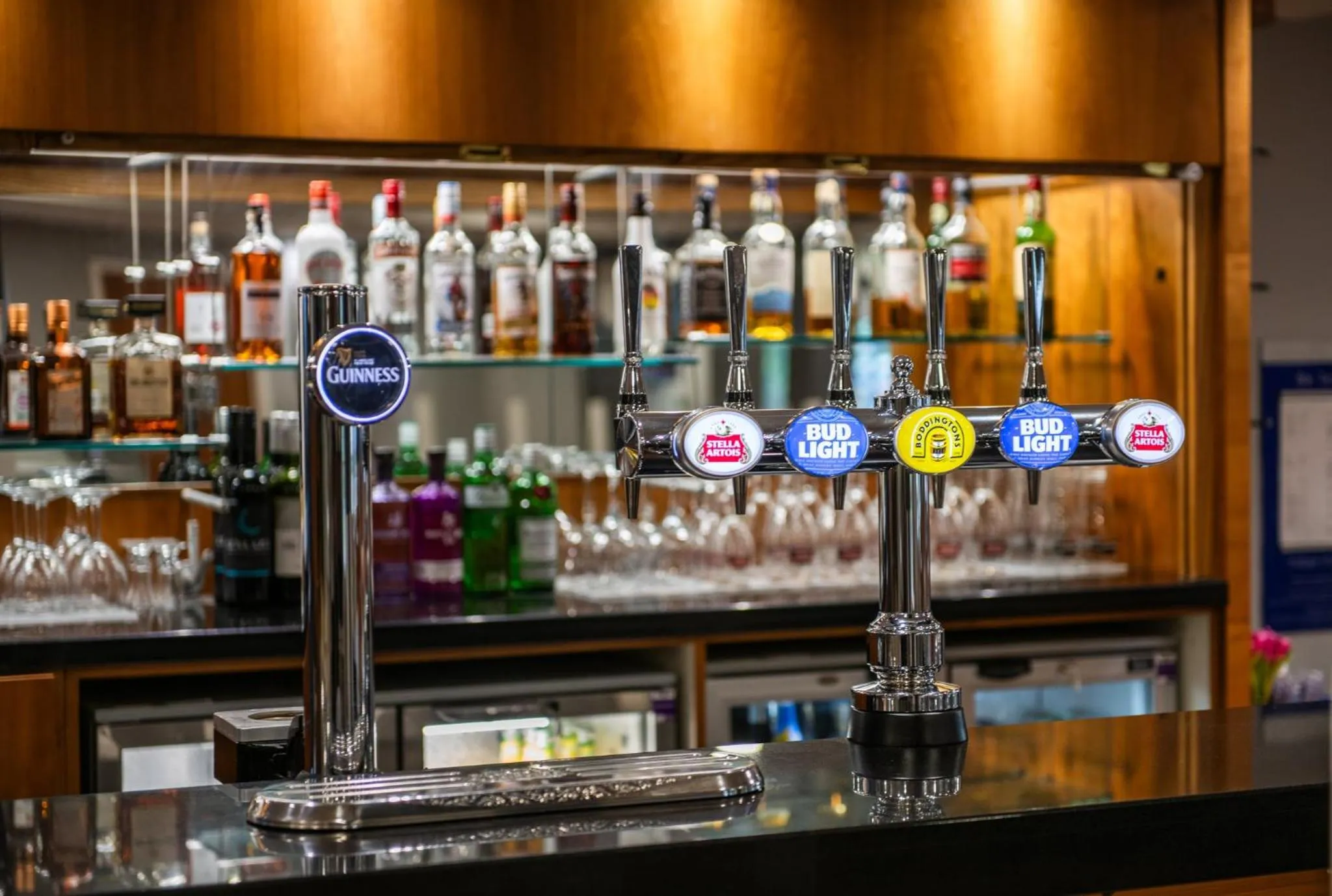 Lounge or bar in Holiday Inn Express Ramsgate – Minster by IHG