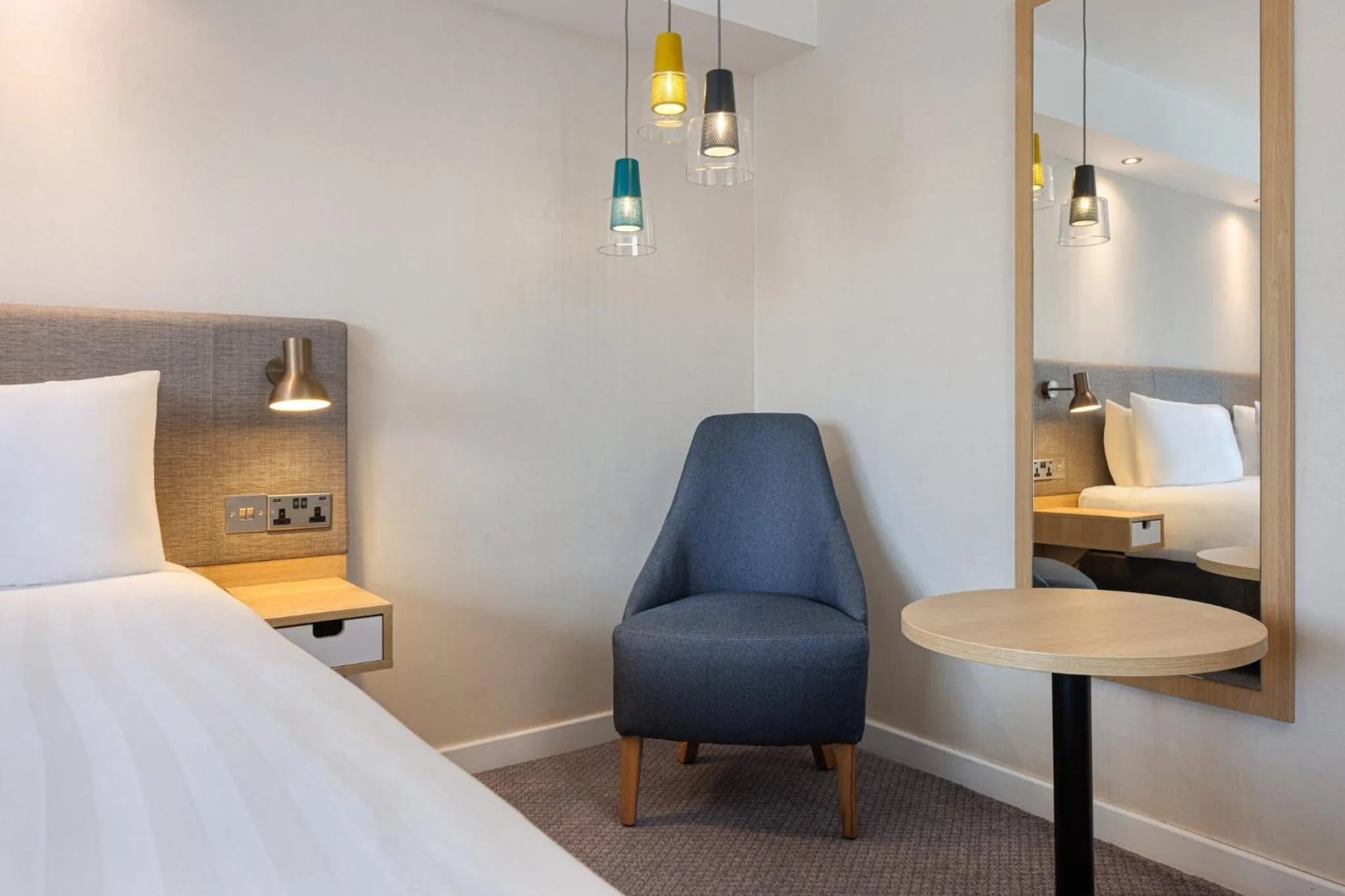 Photo of the whole room, Bed in Holiday Inn Mansfield Alfreton M1 Jct 28 by IHG