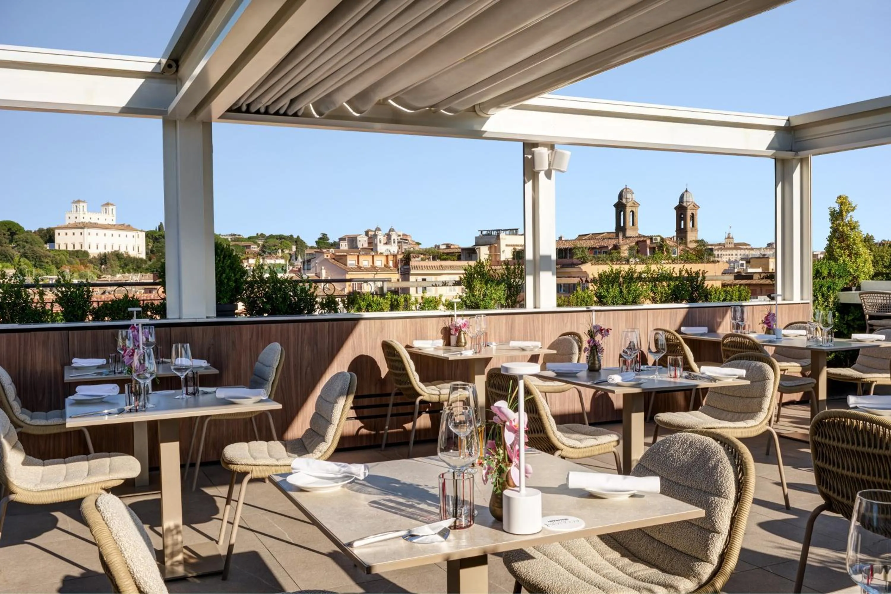 Restaurant/places to eat in The First Arte - Preferred Hotels & Resorts