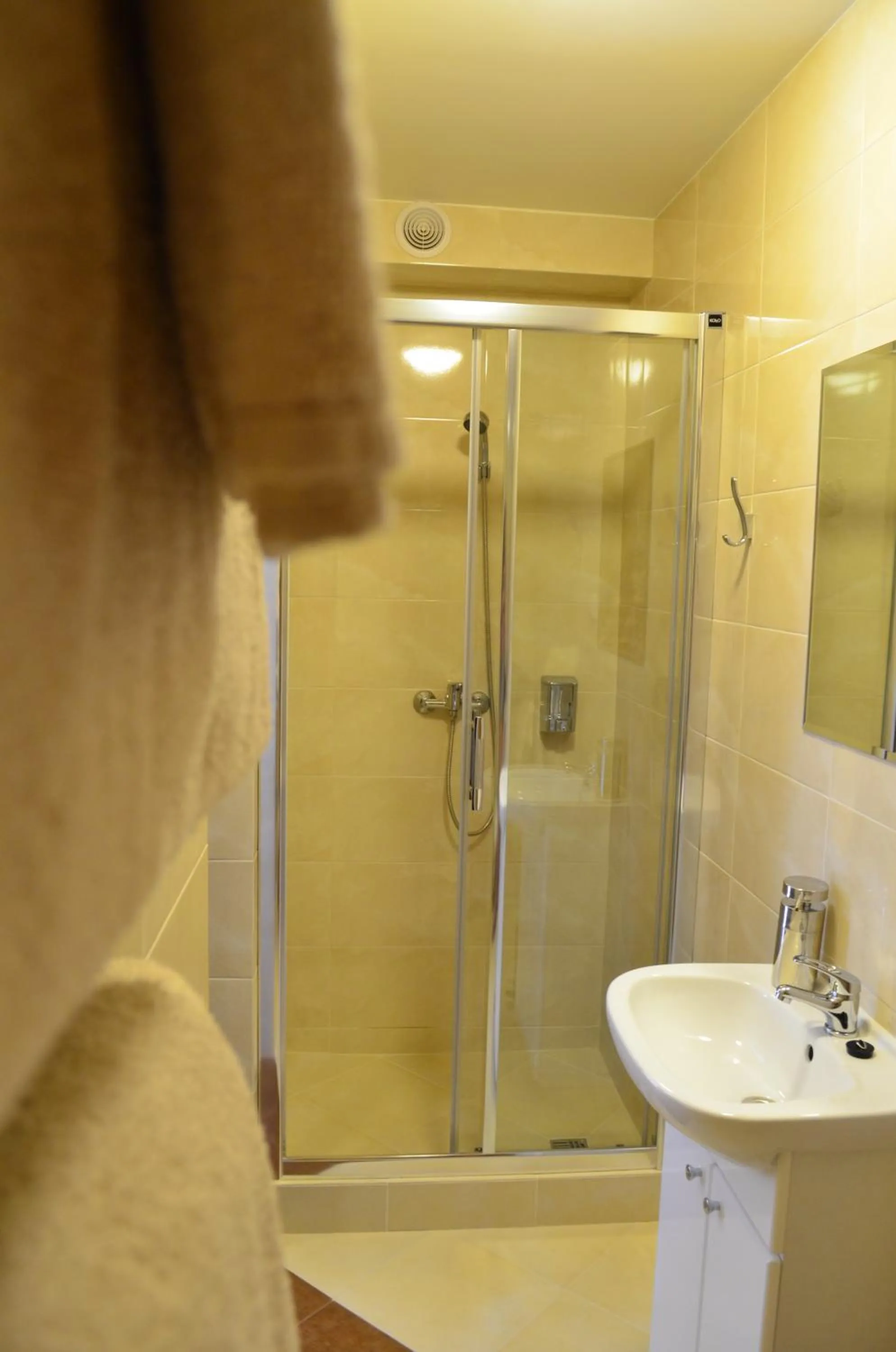 Photo of the whole room in Camping Motel WOK