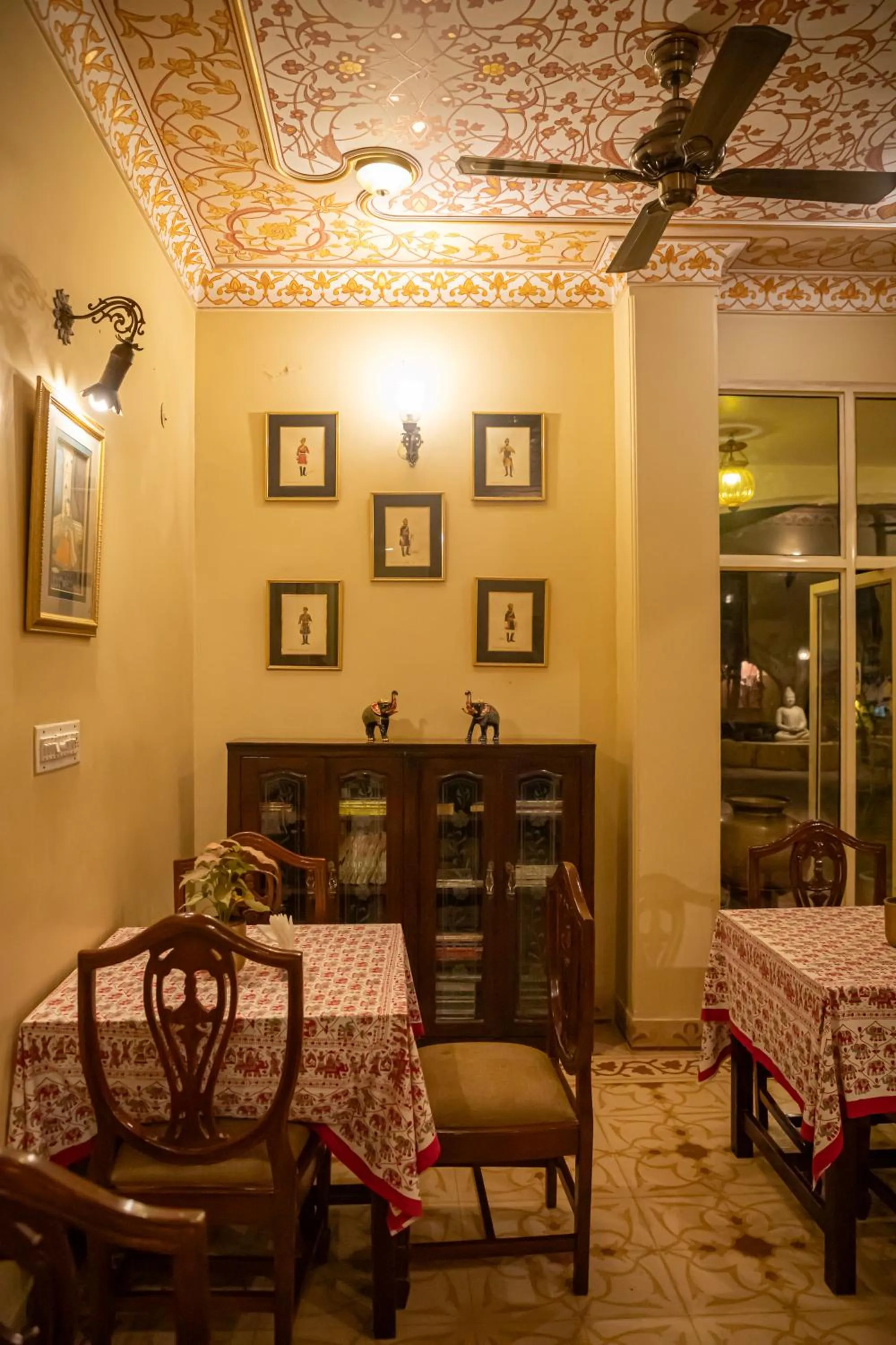 Library in Anuraag Villa