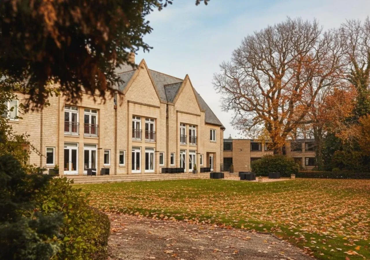 Property building in Mercure Sheffield Kenwood Hall & Spa