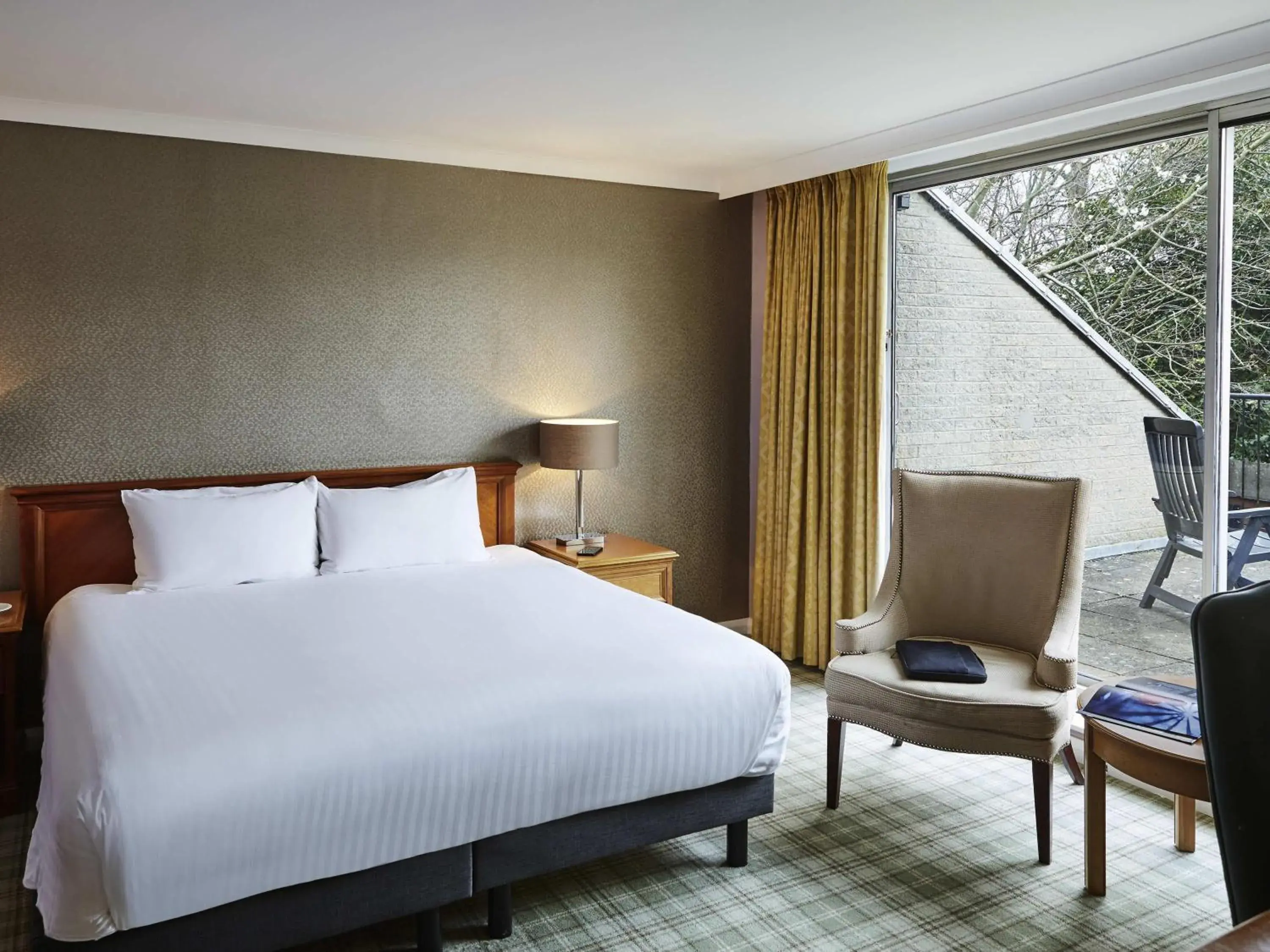 Bedroom, Bed in Mercure Sheffield Kenwood Hall & Spa Bedroom, Bed in Mercure Sheffield Kenwood Hall & Spa