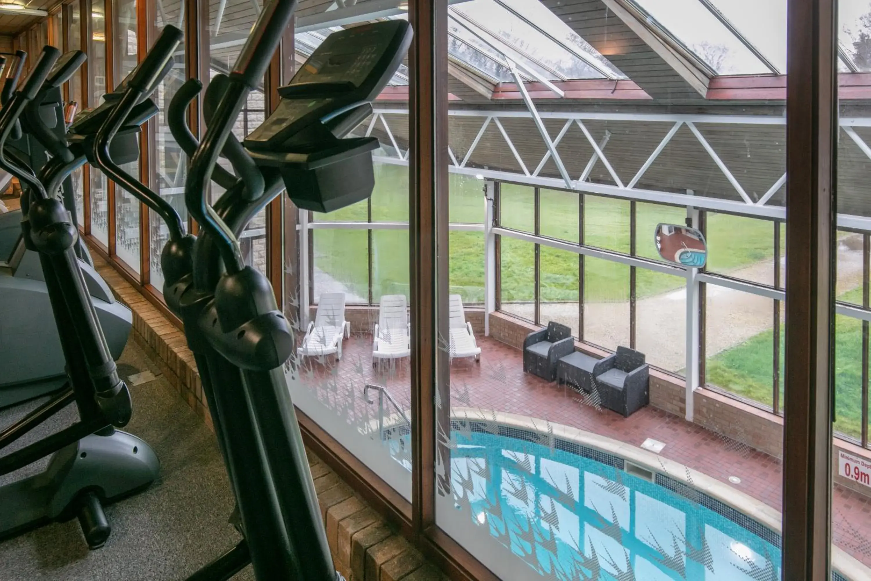 Swimming pool in Mercure Sheffield Kenwood Hall & Spa Swimming pool in Mercure Sheffield Kenwood Hall & Spa