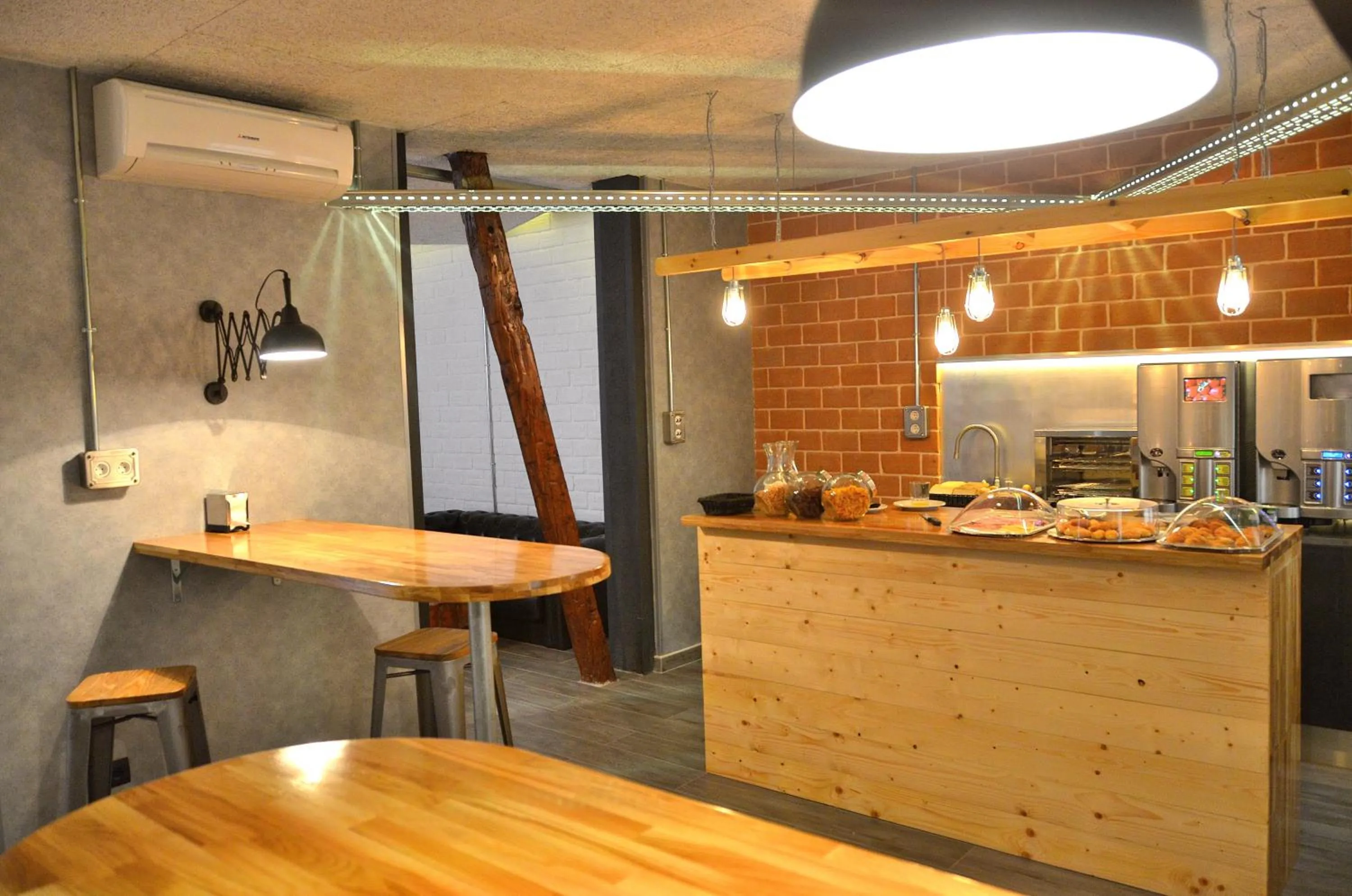 Coffee/tea facilities in Far Home Atocha