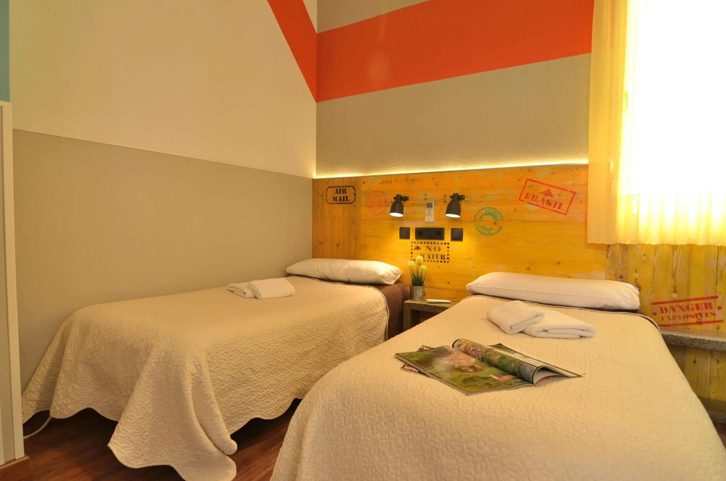 Bedroom, Bed in Far Home Atocha