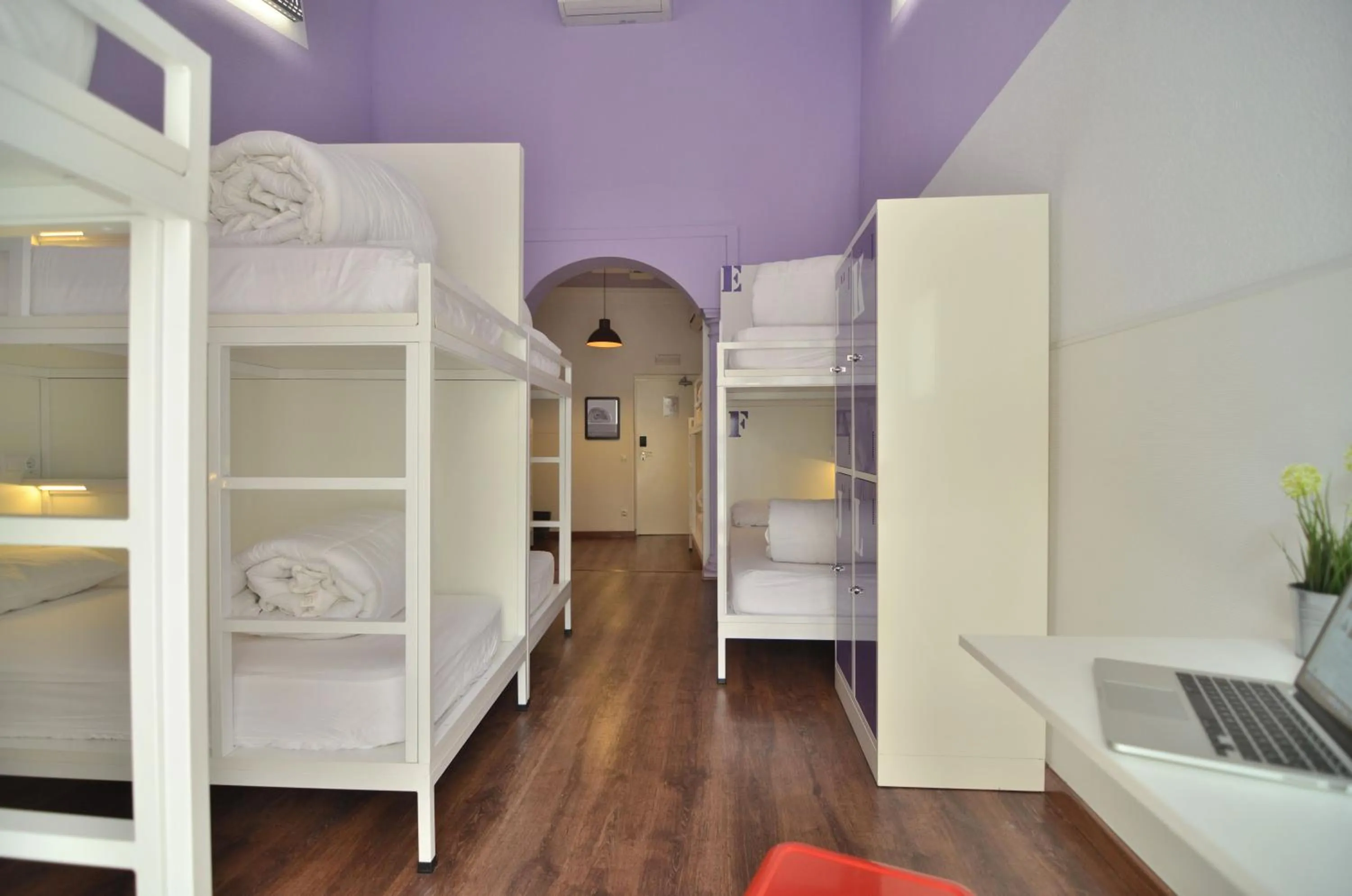 Bedroom, Bed in Far Home Atocha