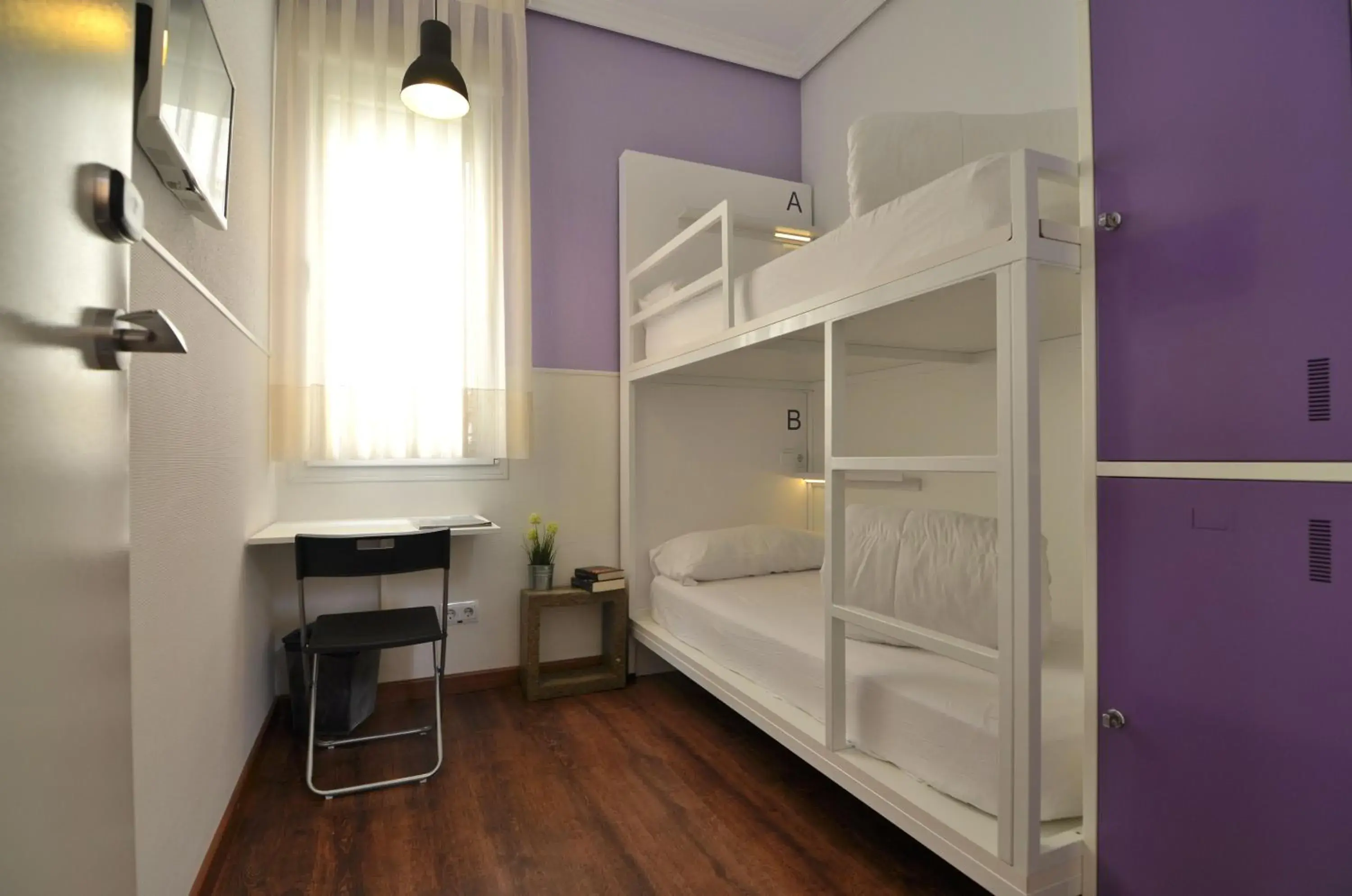 Economy Twin Room with Shared Bathroom in Far Home Atocha Economy Twin Room with Shared Bathroom in Far Home Atocha