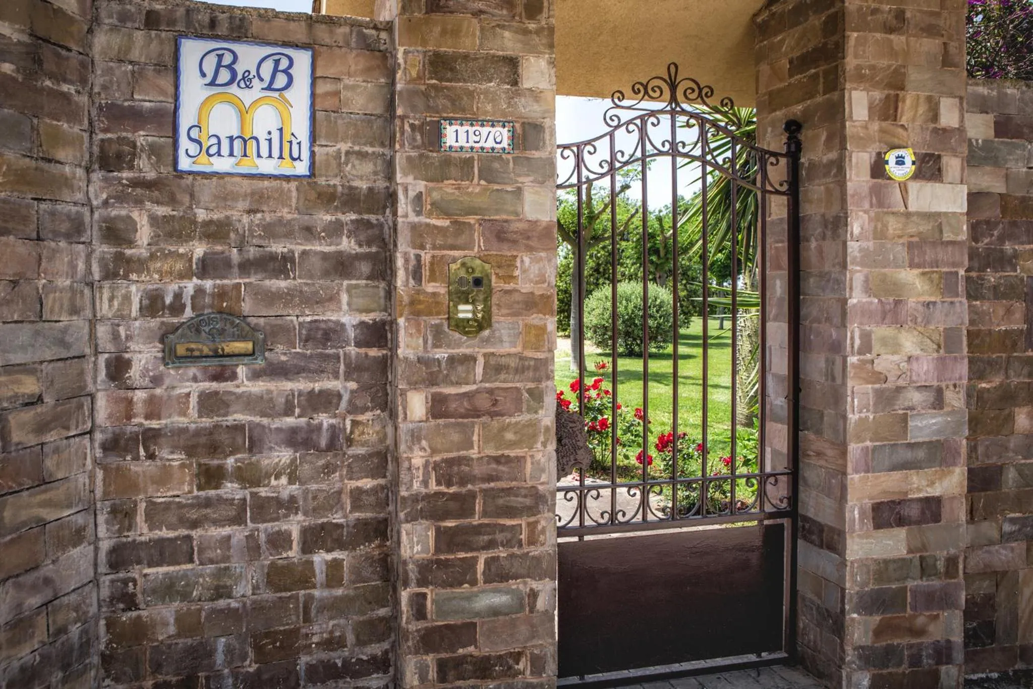 Property logo or sign in B&B Samilu'