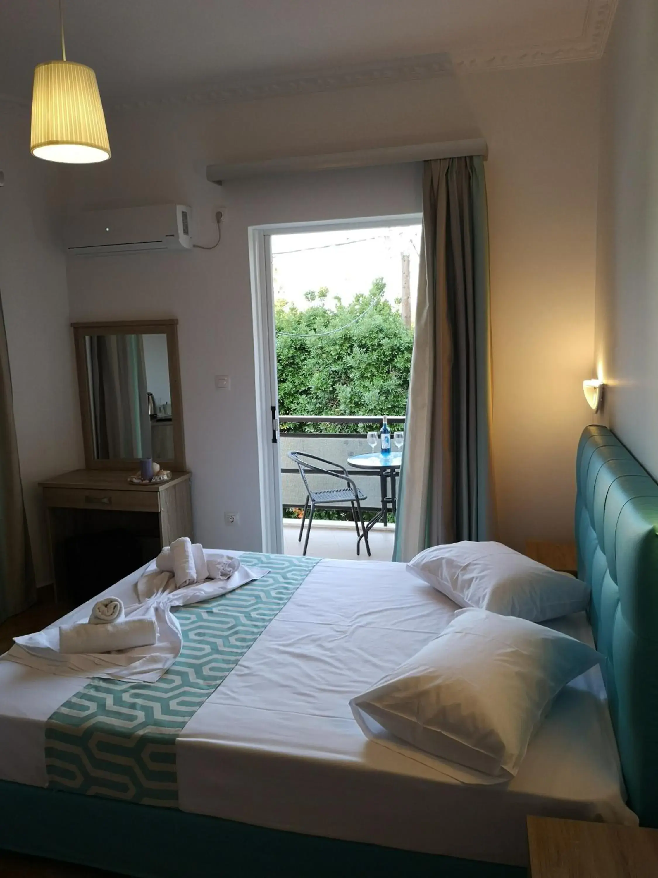 Standard Double or Twin Room with Balcony - single occupancy in Cielo Apartments Standard Double or Twin Room with Balcony - single occupancy in Cielo Apartments