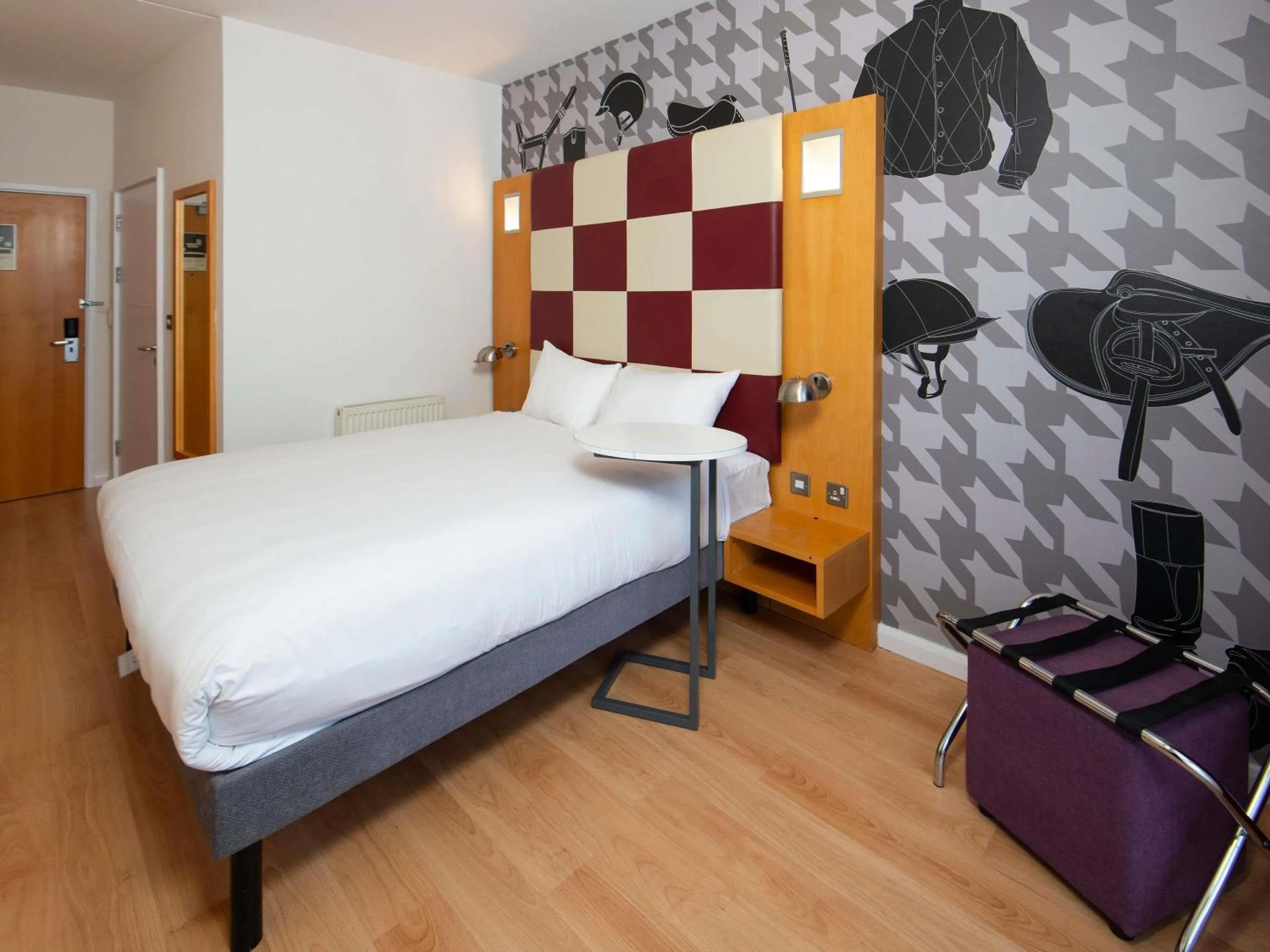 Bedroom, Bed in ibis Styles Haydock