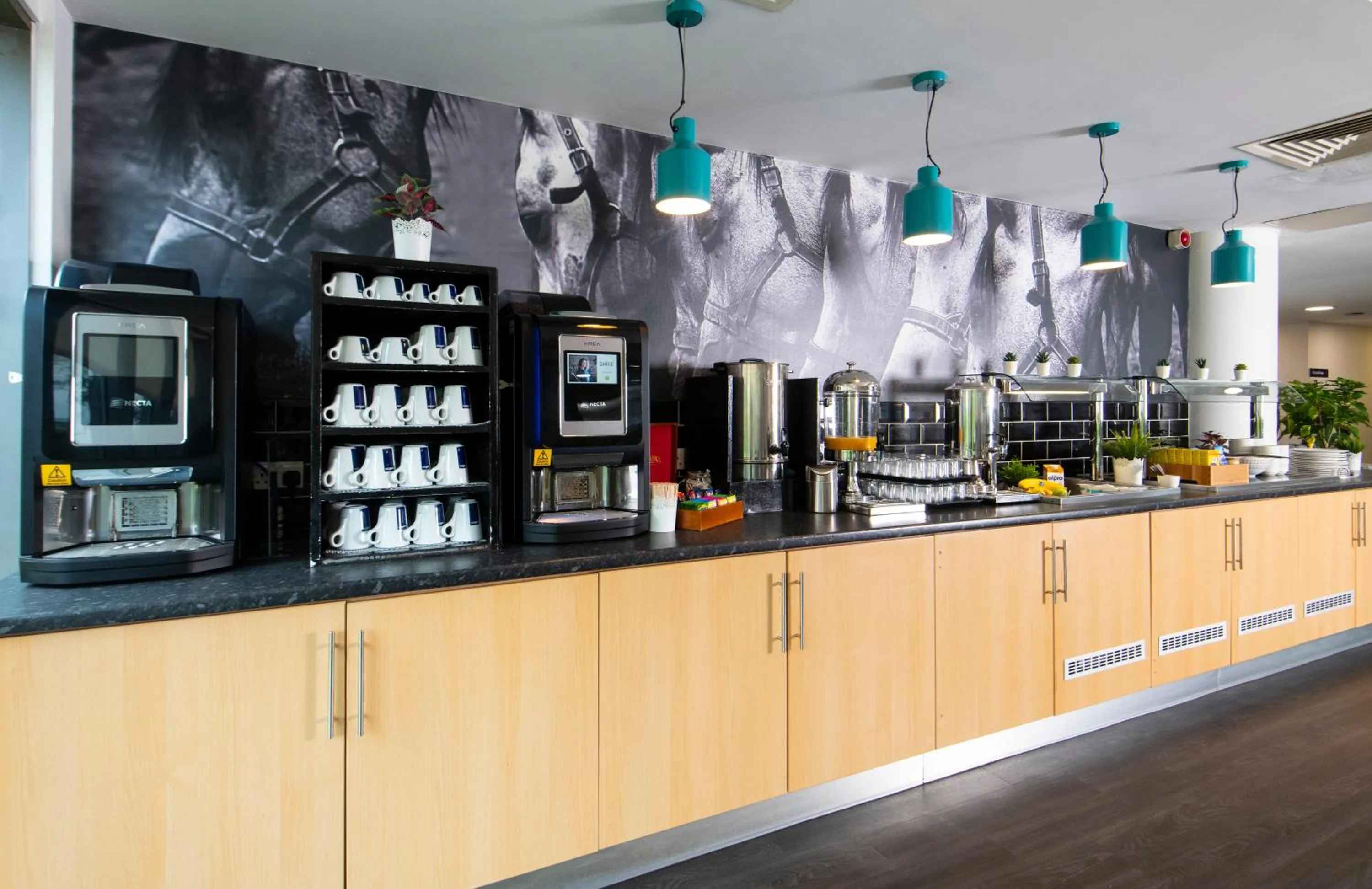 Restaurant/places to eat in ibis Styles Haydock