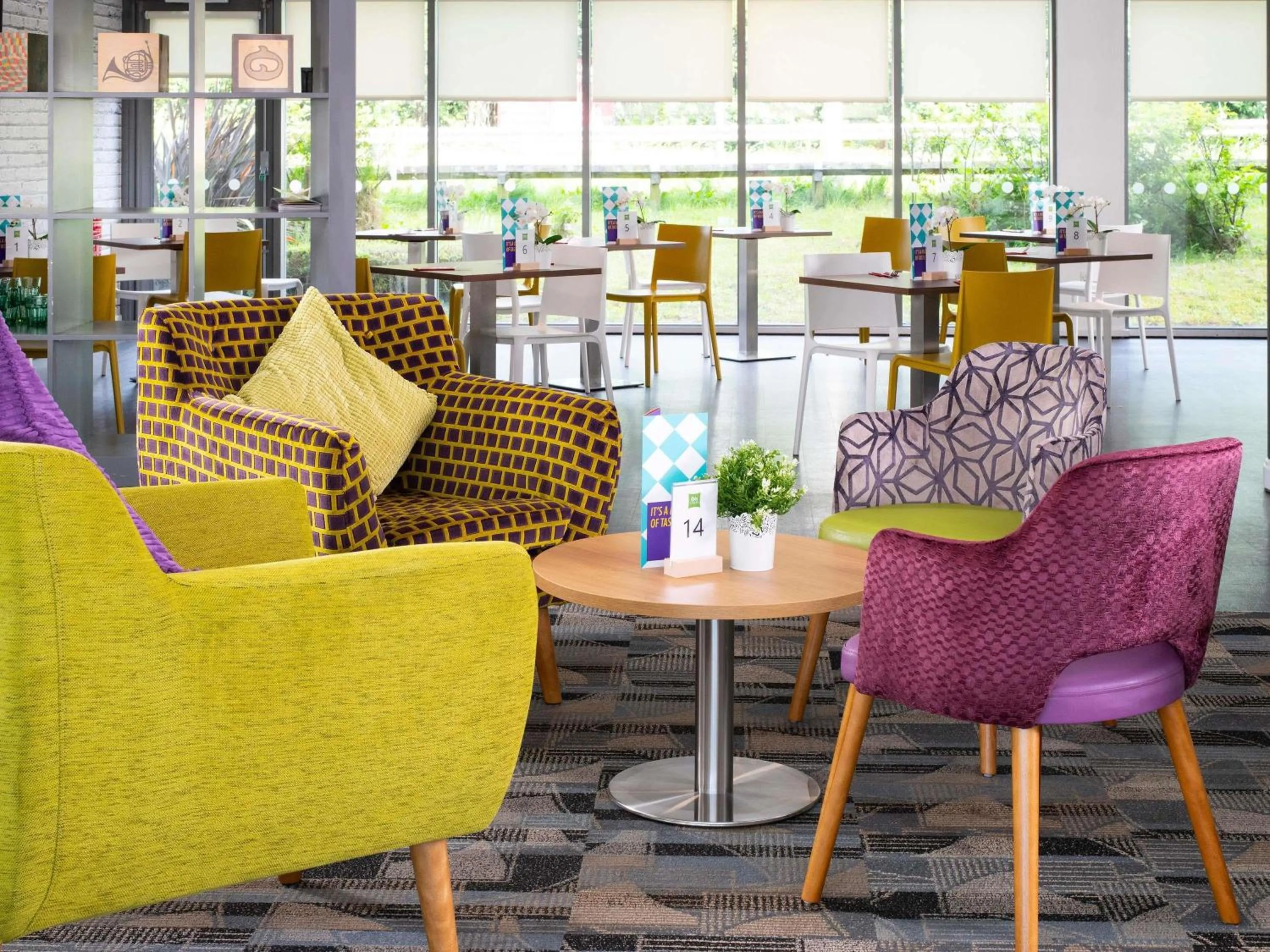 Lounge or bar in ibis Styles Haydock