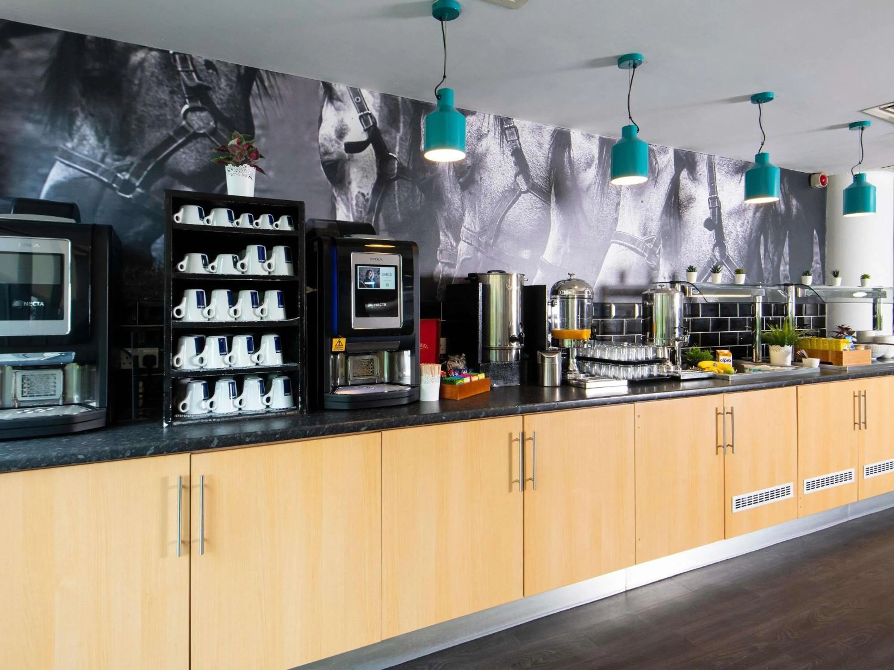 Restaurant/places to eat in ibis Styles Haydock