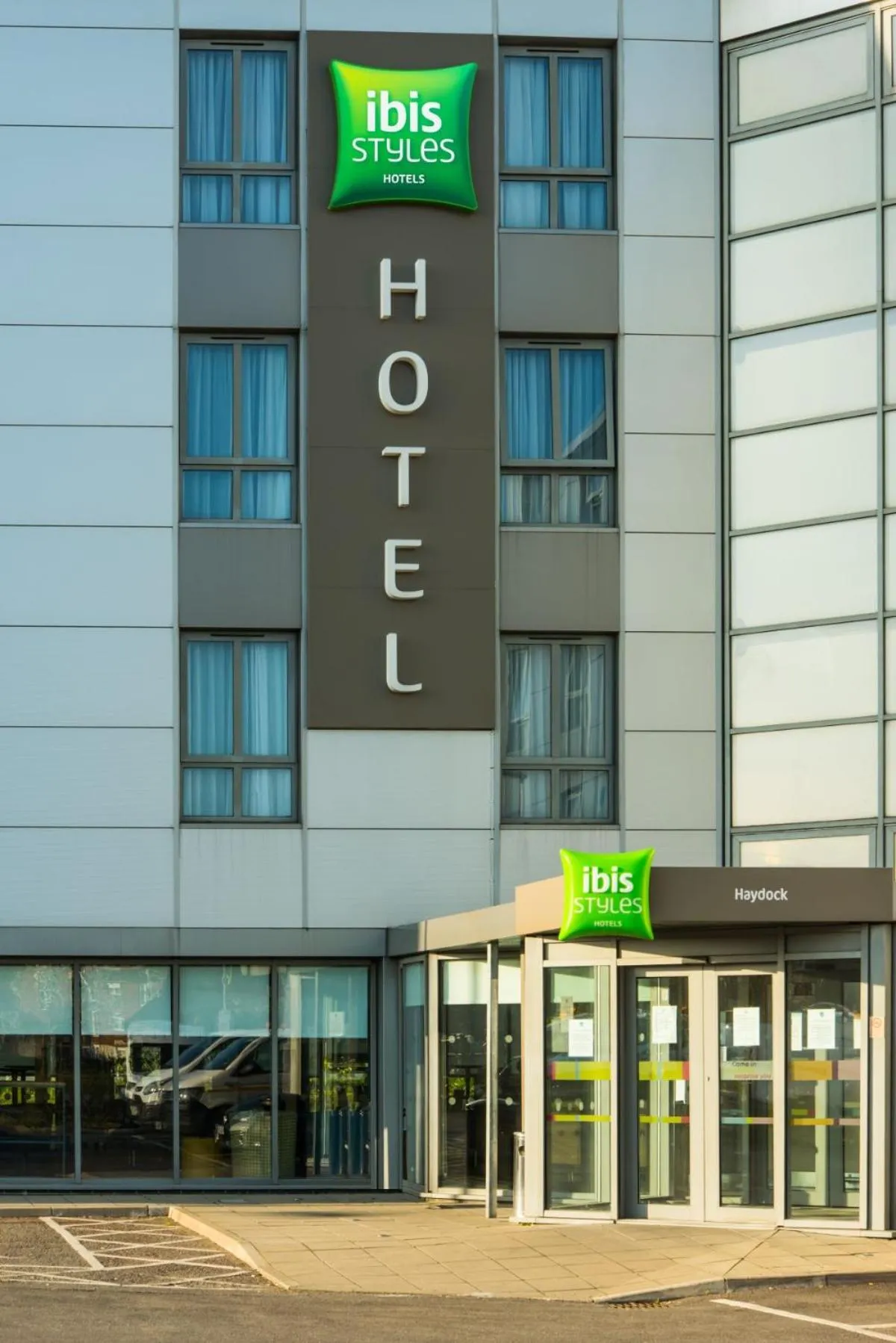 Property building in ibis Styles Haydock