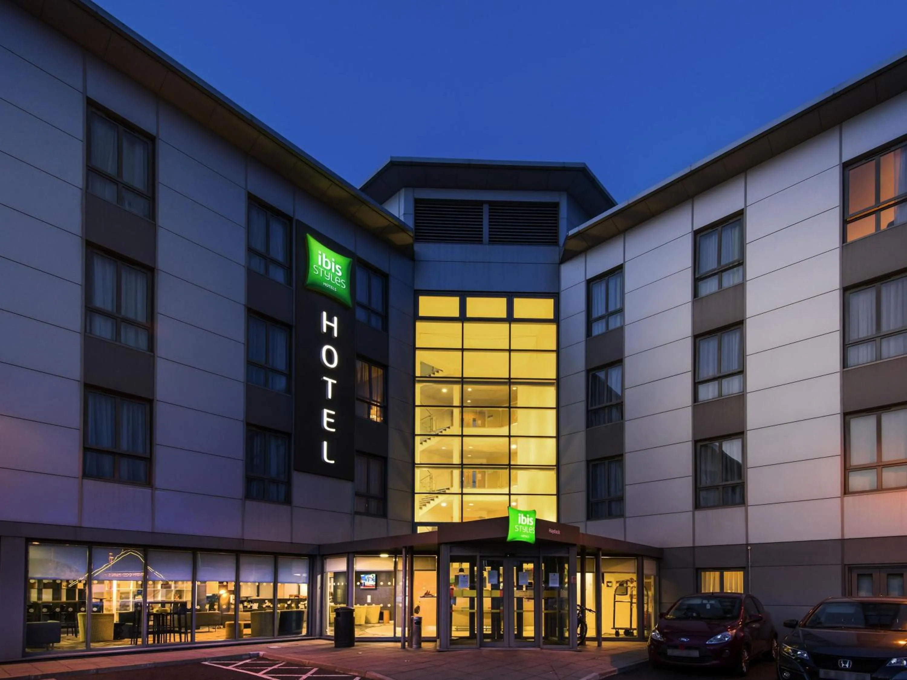 Property building in ibis Styles Haydock