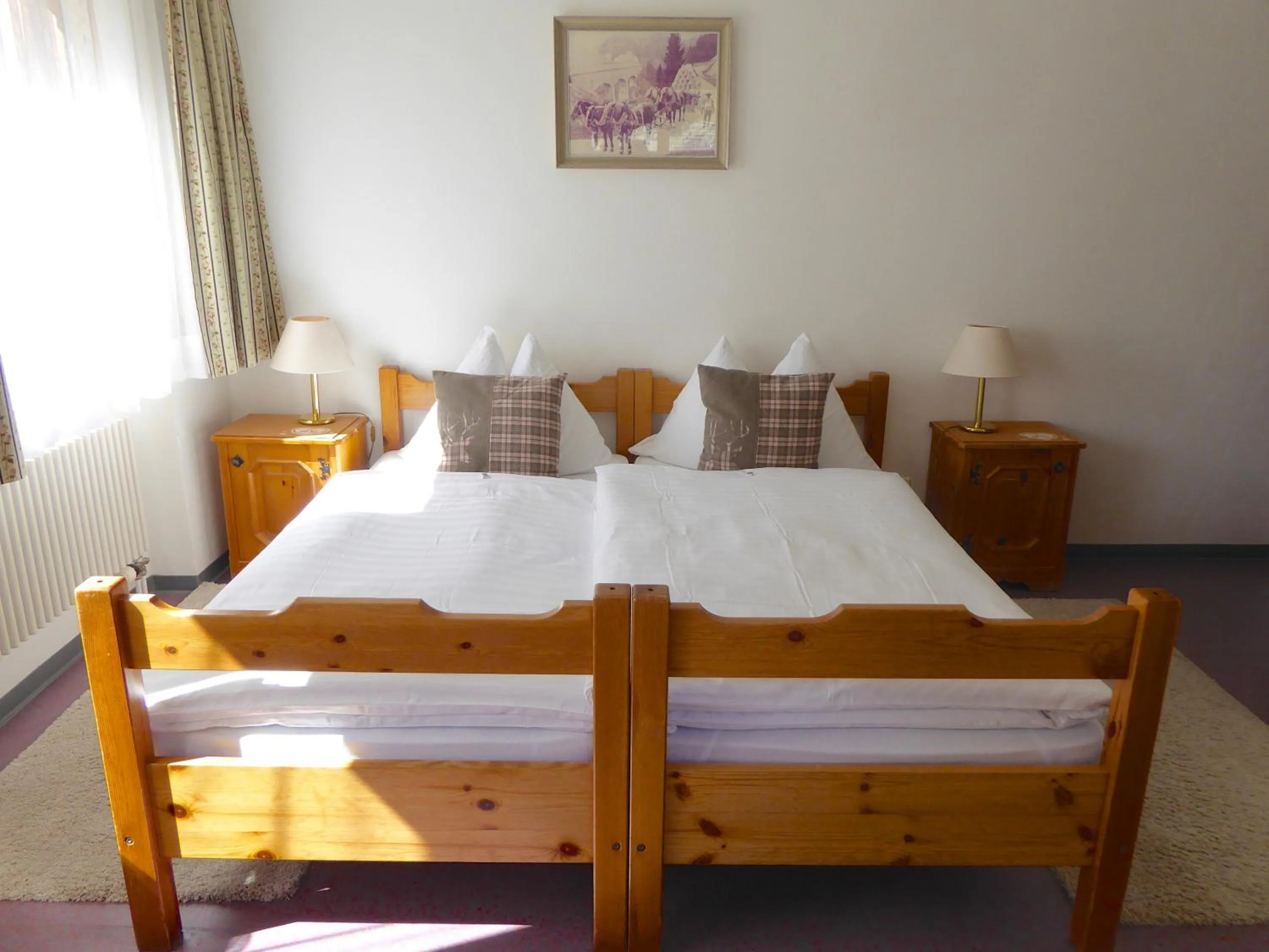 Bedroom, Bed in Hotel Roseg-Gletscher