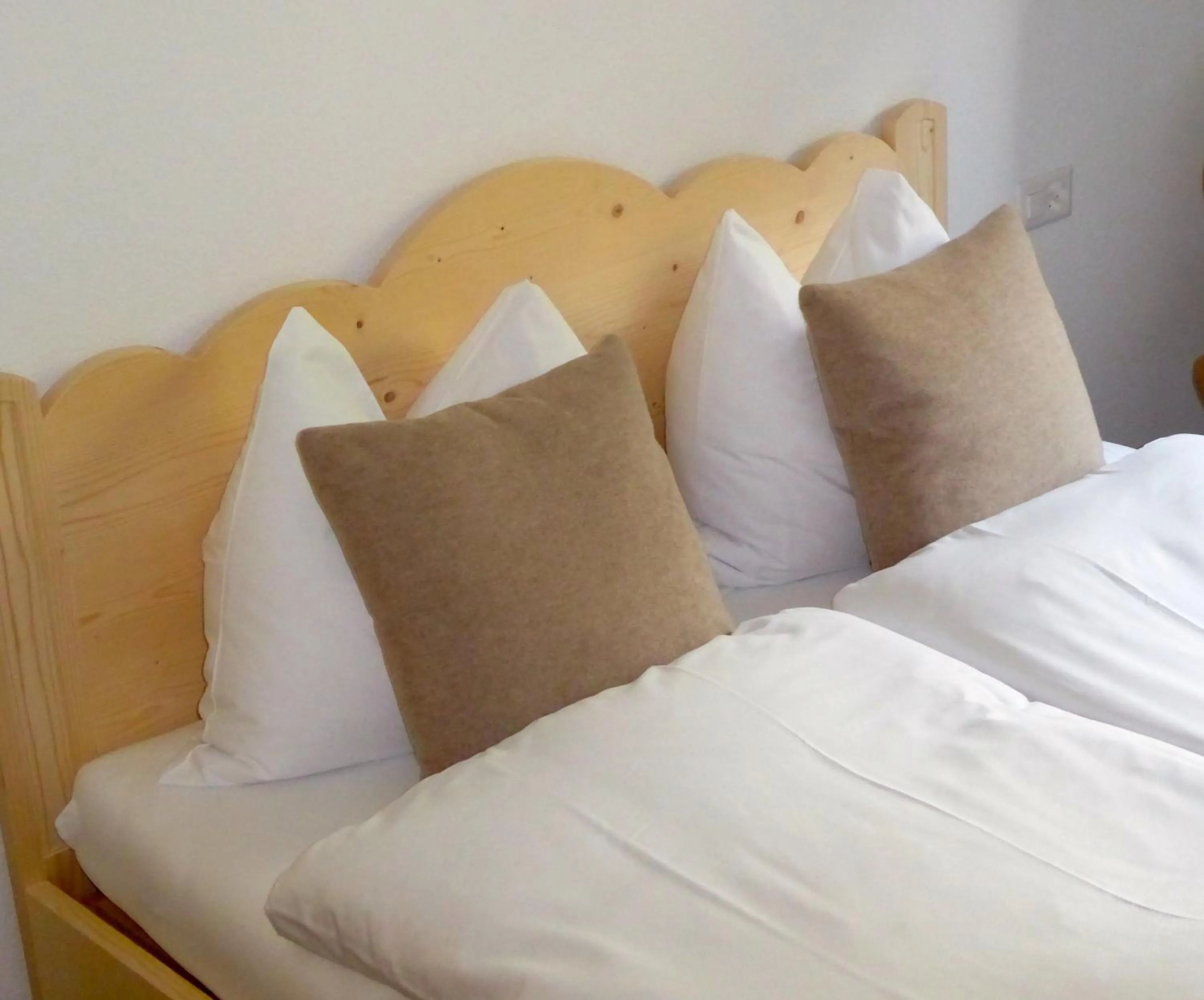 Decorative detail, Bed in Hotel Roseg-Gletscher