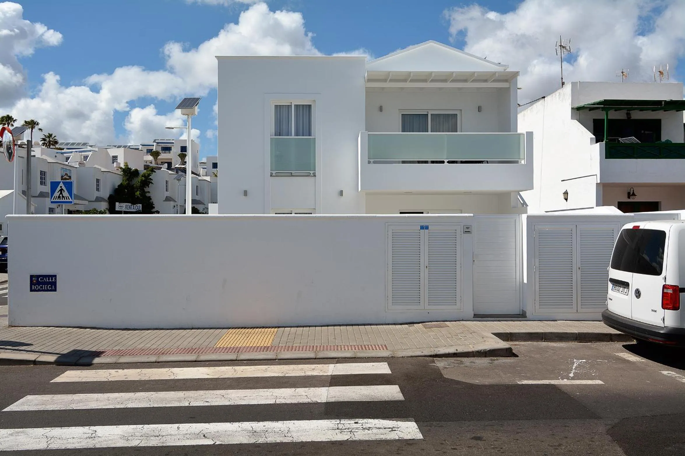 Facade/entrance in Rociega B