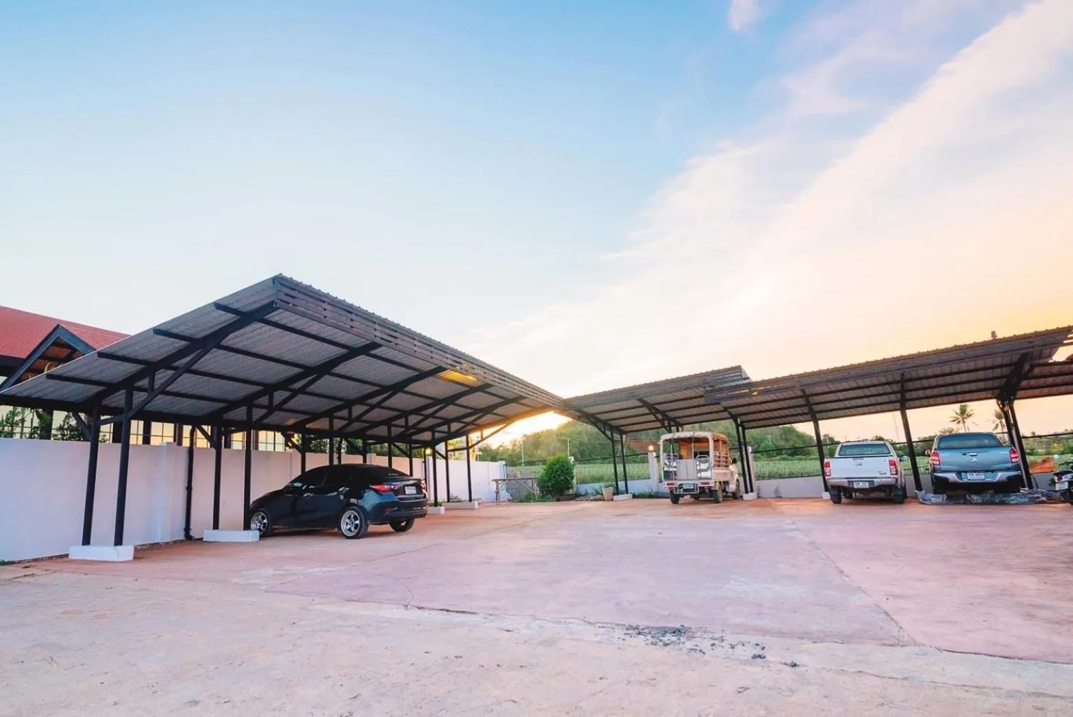 Parking in Pa Prai Villas and Suites Resort