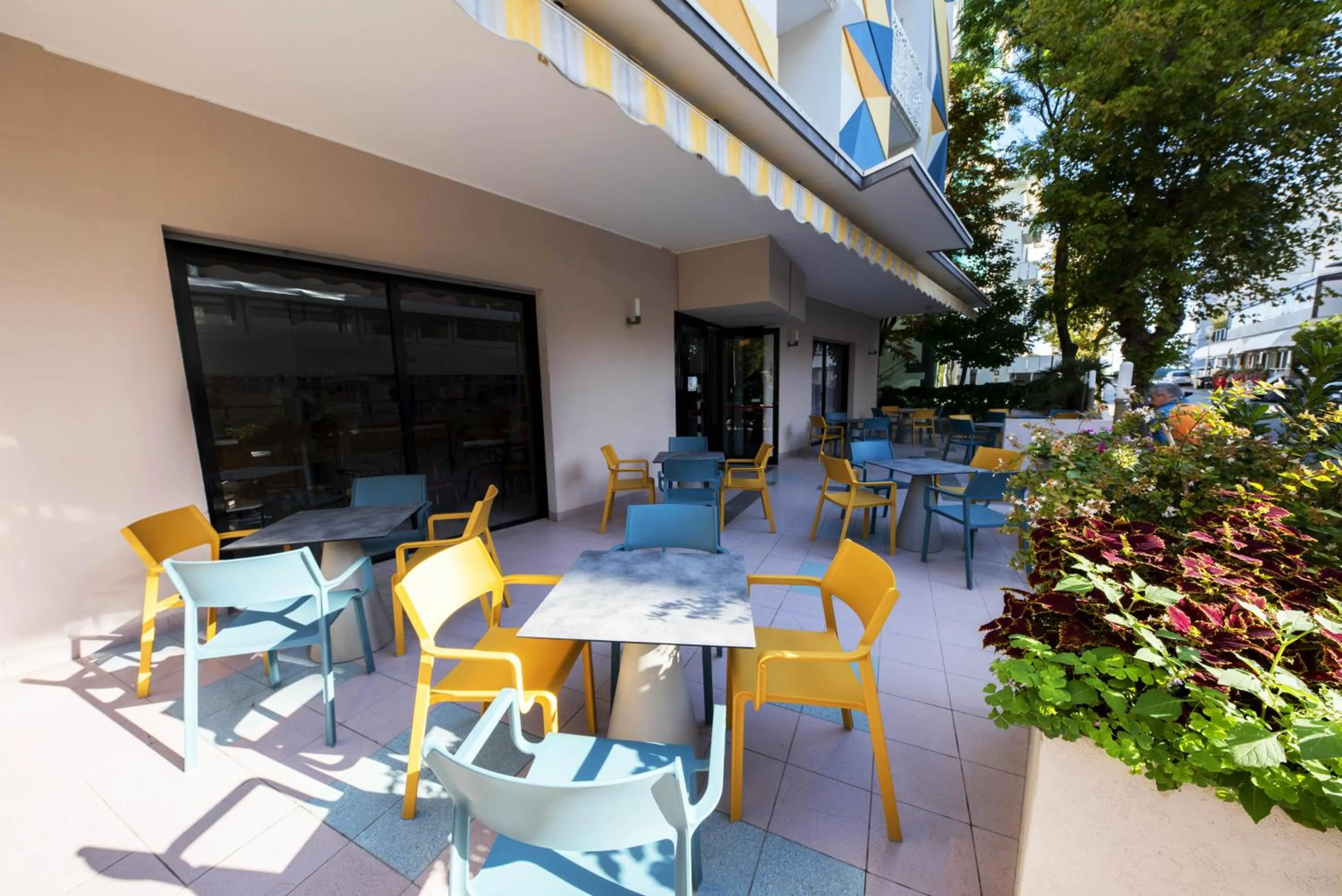 Patio in Color Hotel Rimini