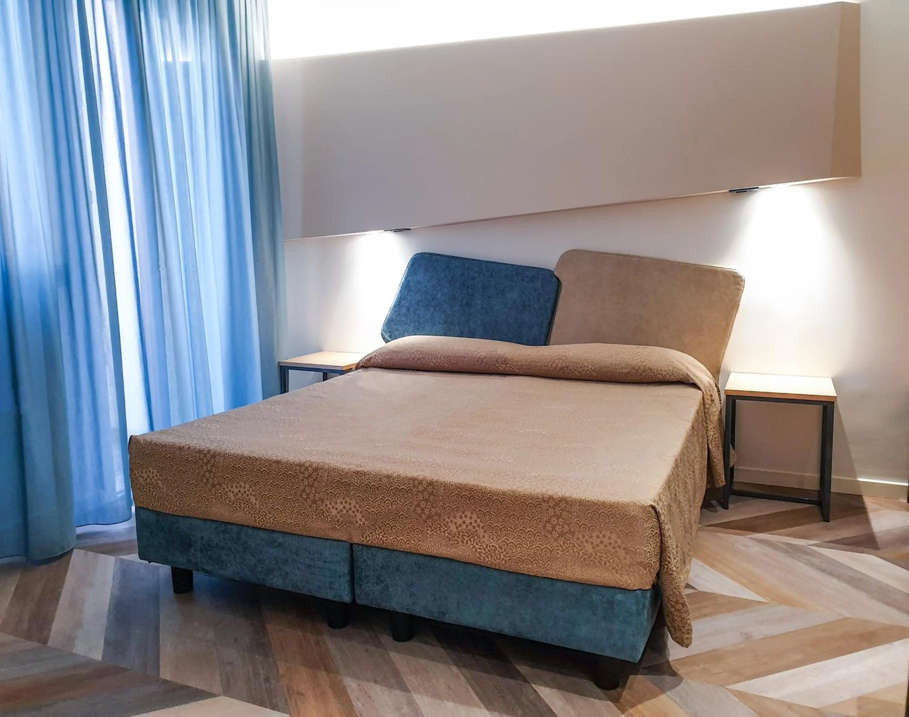Photo of the whole room, Bed in Color Hotel Rimini
