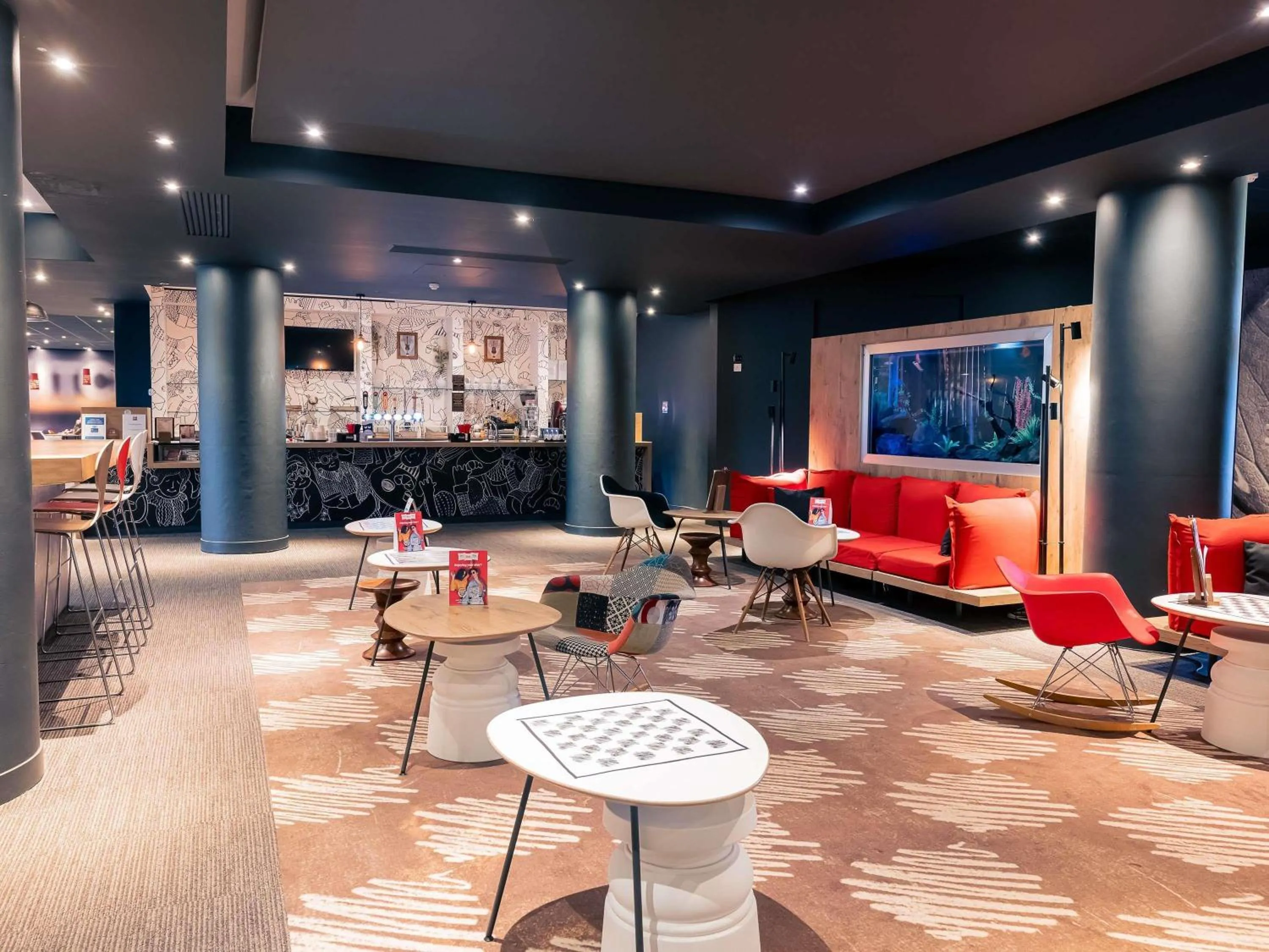 Lounge or bar in ibis Portsmouth
