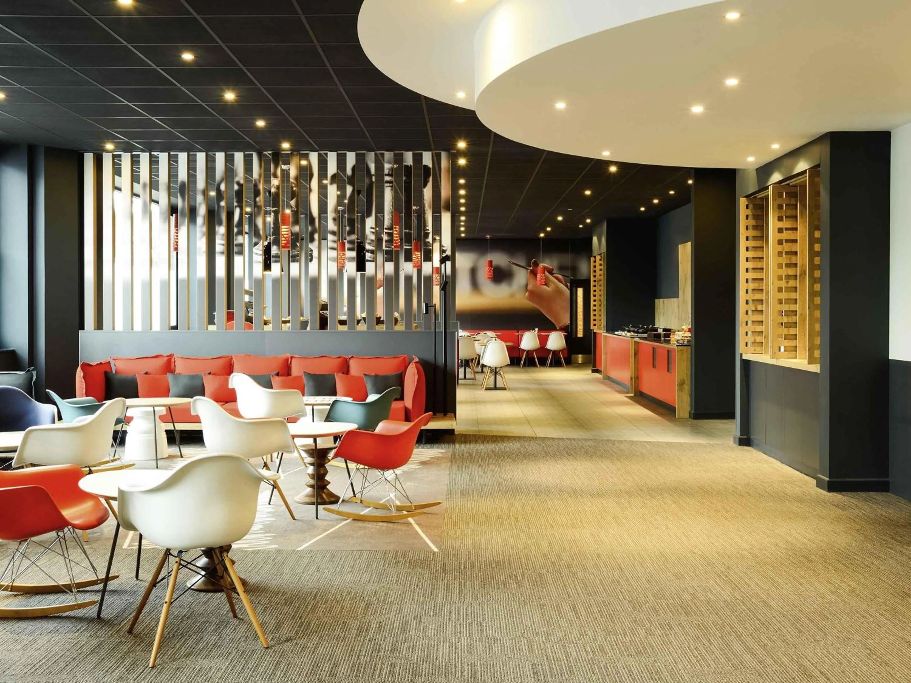 Restaurant/places to eat in ibis Portsmouth