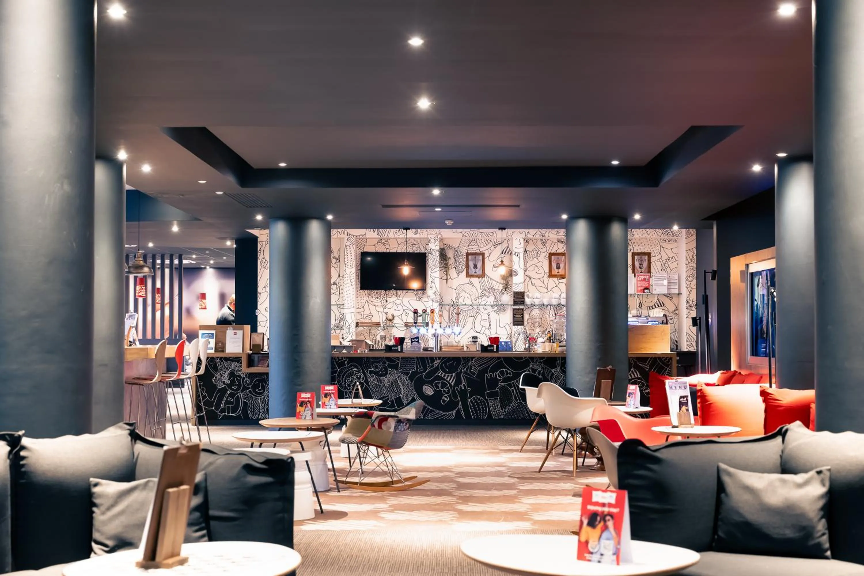 Restaurant/places to eat in ibis Portsmouth