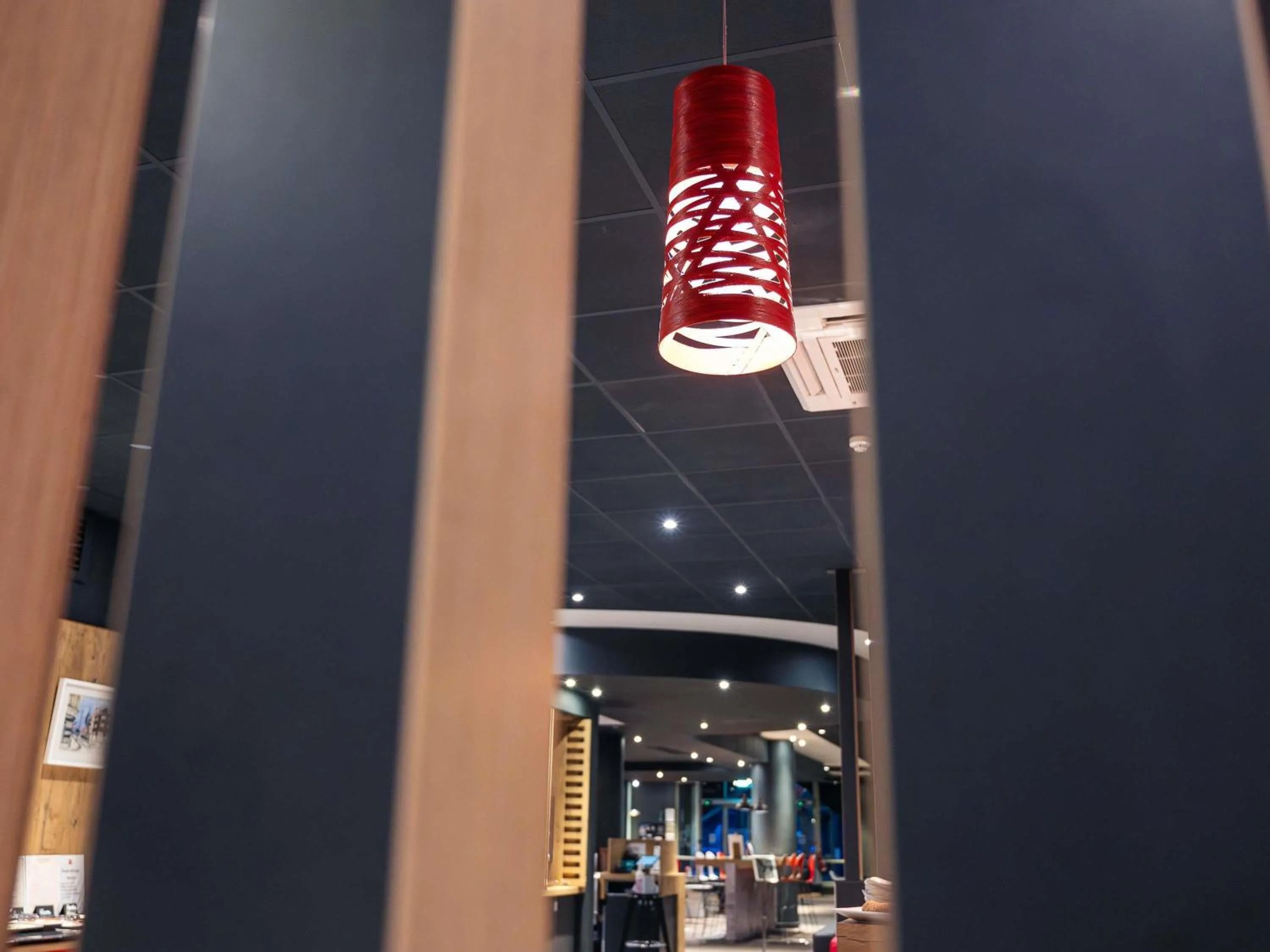 Restaurant/places to eat in ibis Portsmouth