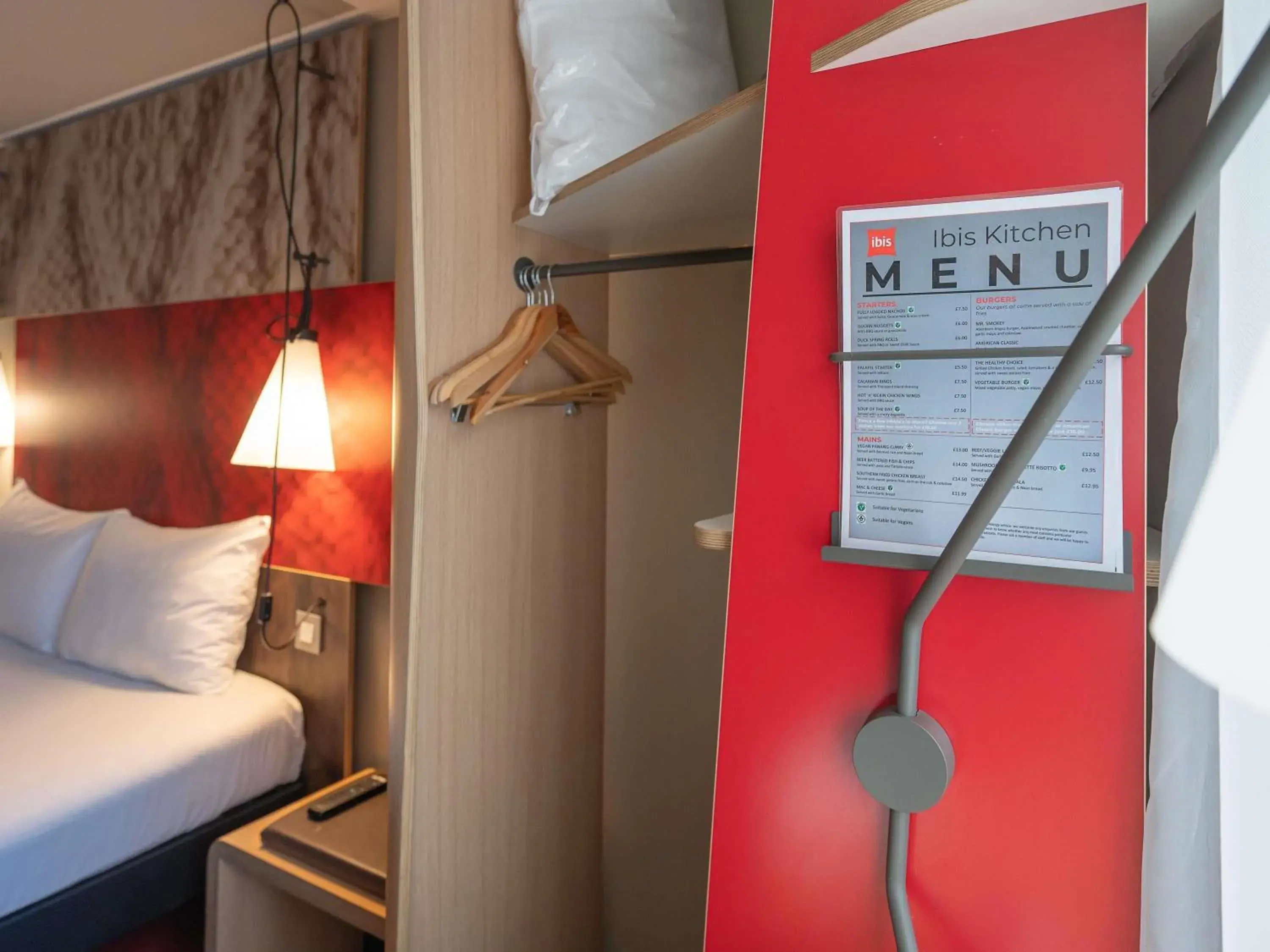 Bedroom, Bed in ibis Portsmouth Bedroom, Bed in ibis Portsmouth