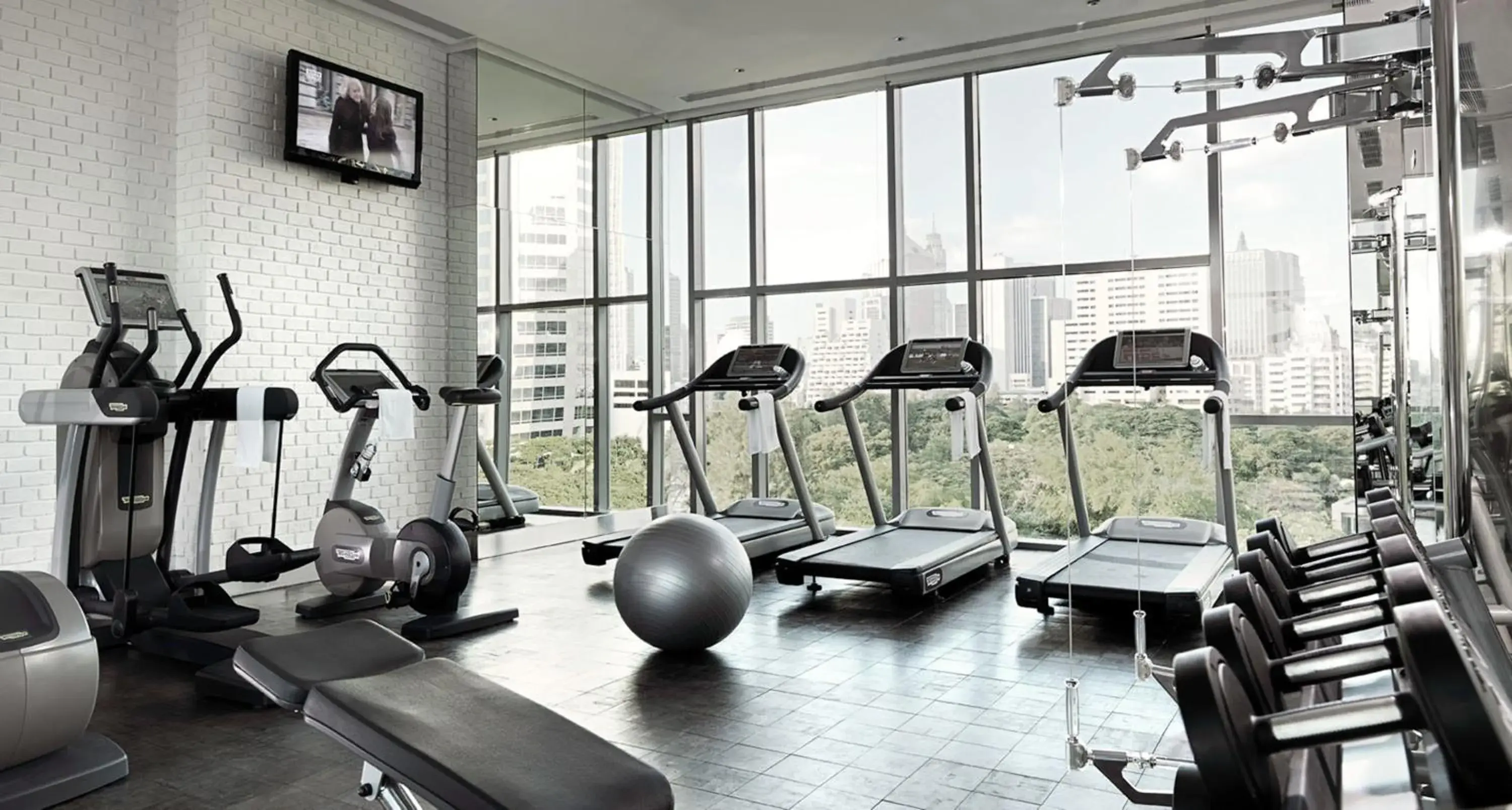 Fitness centre/facilities in Oriental Residence Bangkok Fitness centre/facilities in Oriental Residence Bangkok