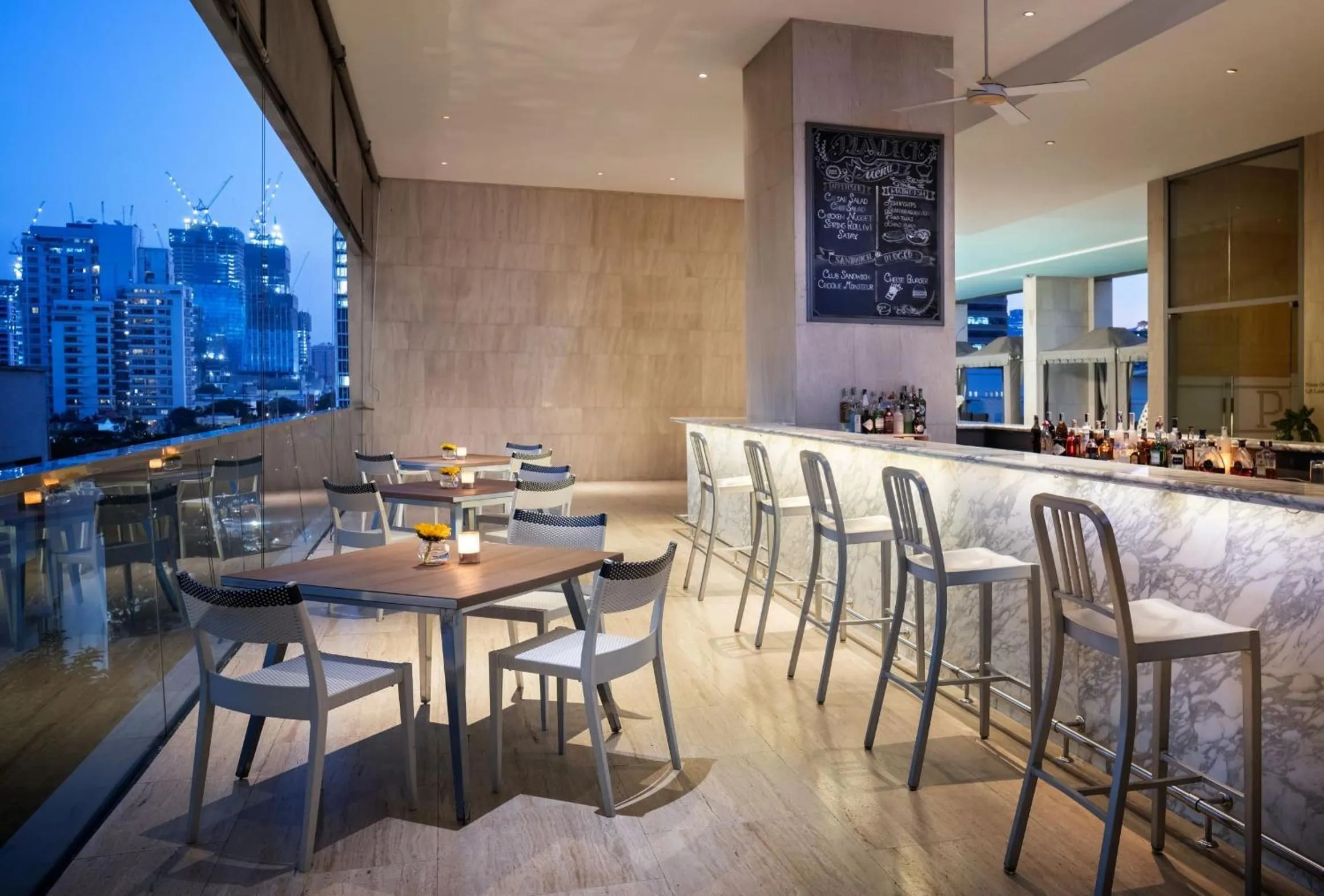 Restaurant/places to eat in Oriental Residence Bangkok