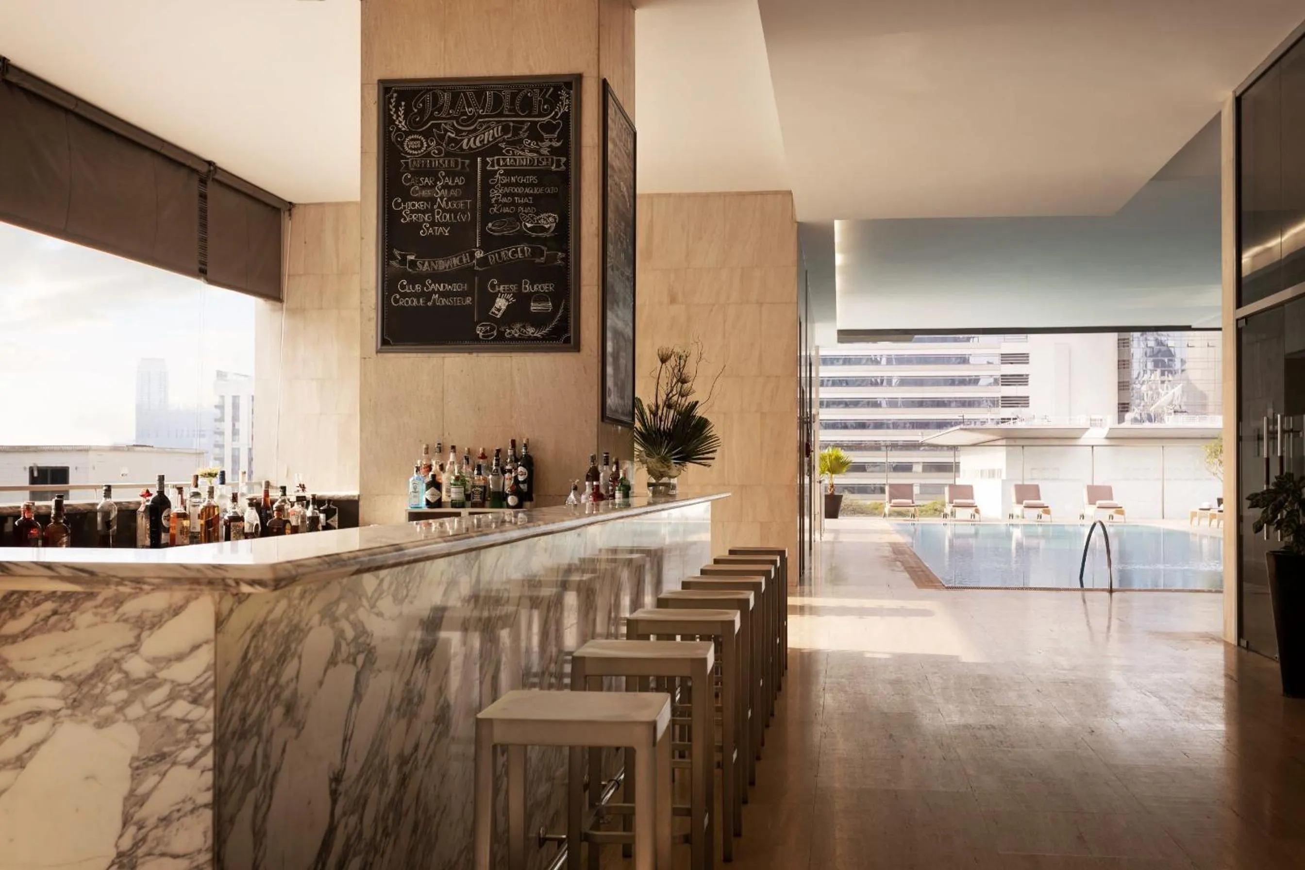 Restaurant/places to eat in Oriental Residence Bangkok