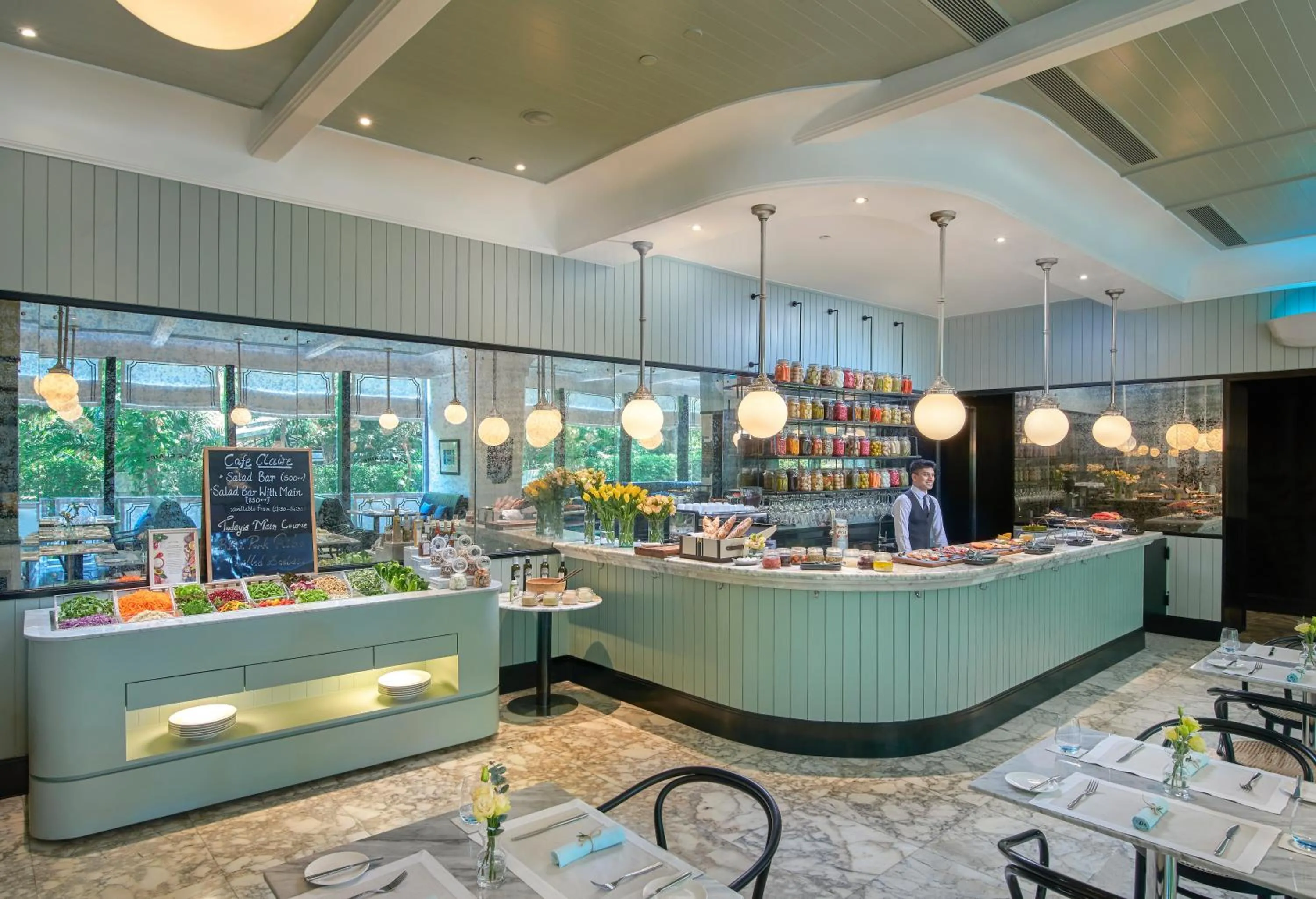 Food and drinks in Oriental Residence Bangkok