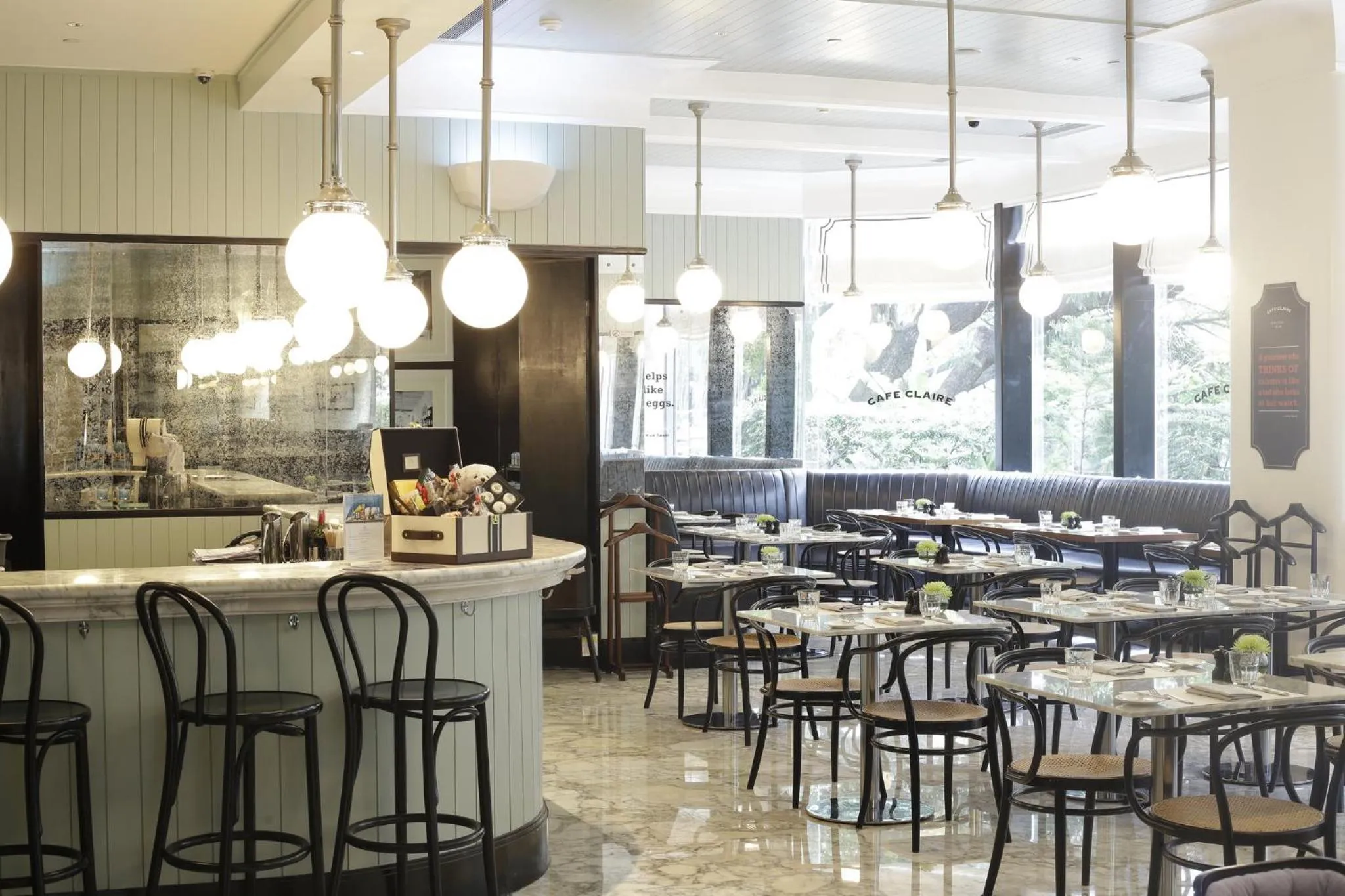 Restaurant/places to eat in Oriental Residence Bangkok