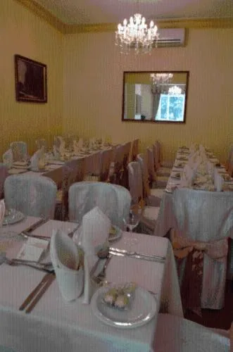 Restaurant/places to eat in The Langham Hotel