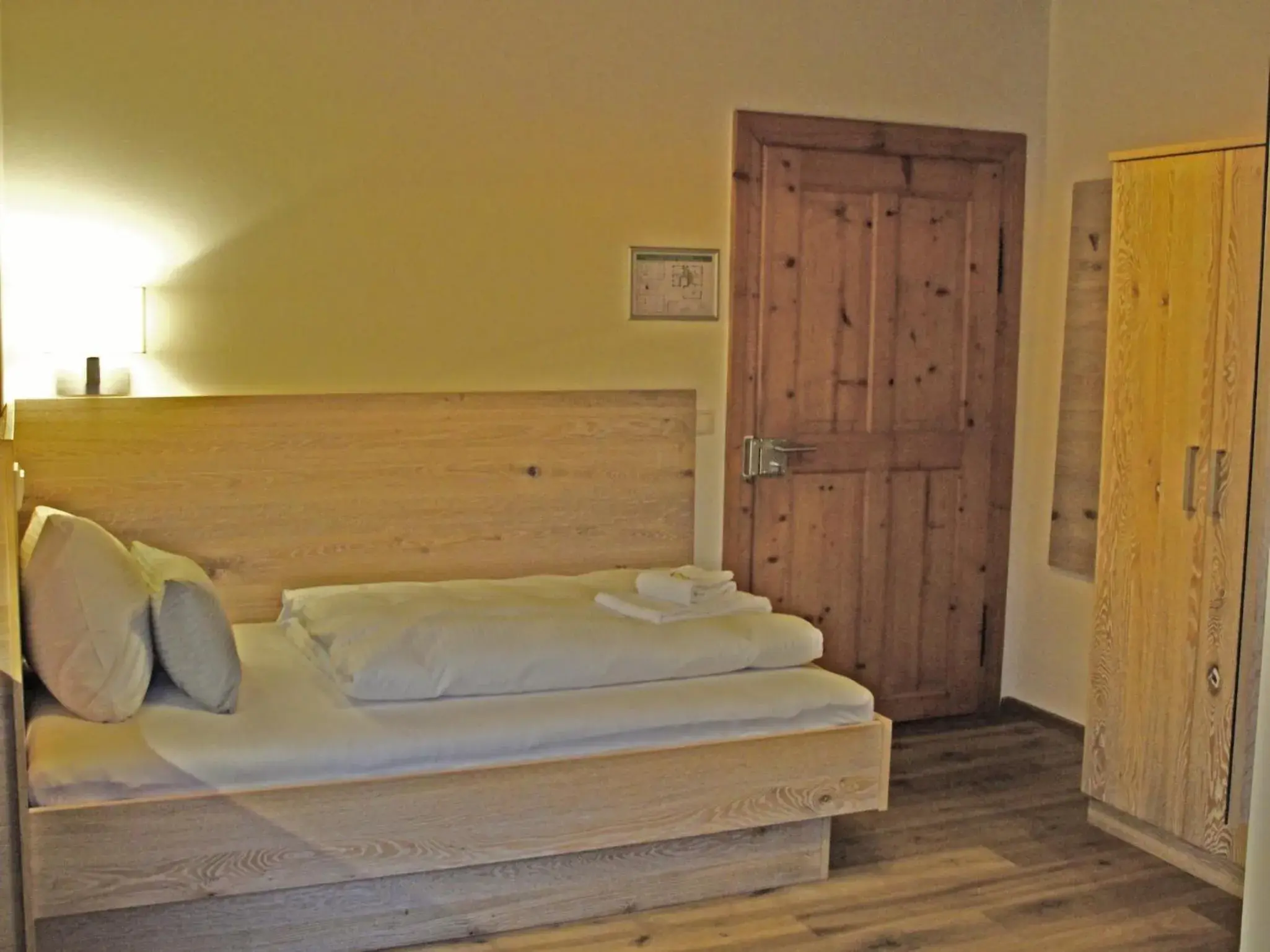 Single Room in Mammhofer Suite & Breakfast Single Room in Mammhofer Suite & Breakfast