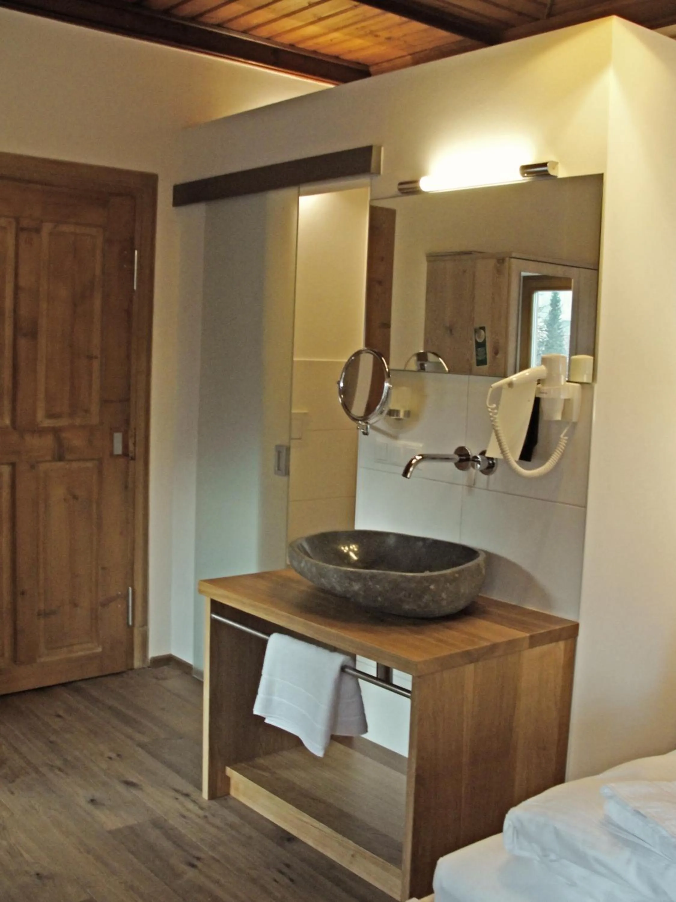 Bathroom in Mammhofer Suite & Breakfast