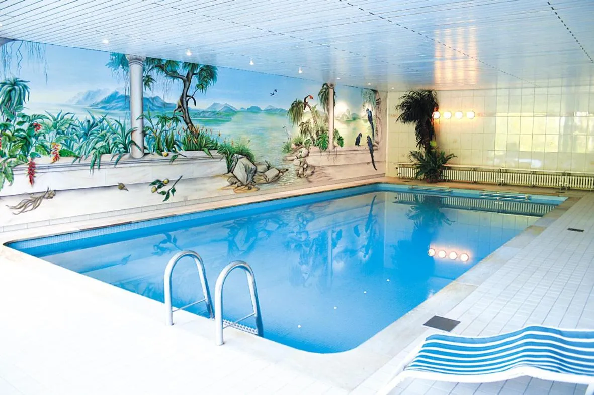 Swimming pool in Hotel Schützenhof