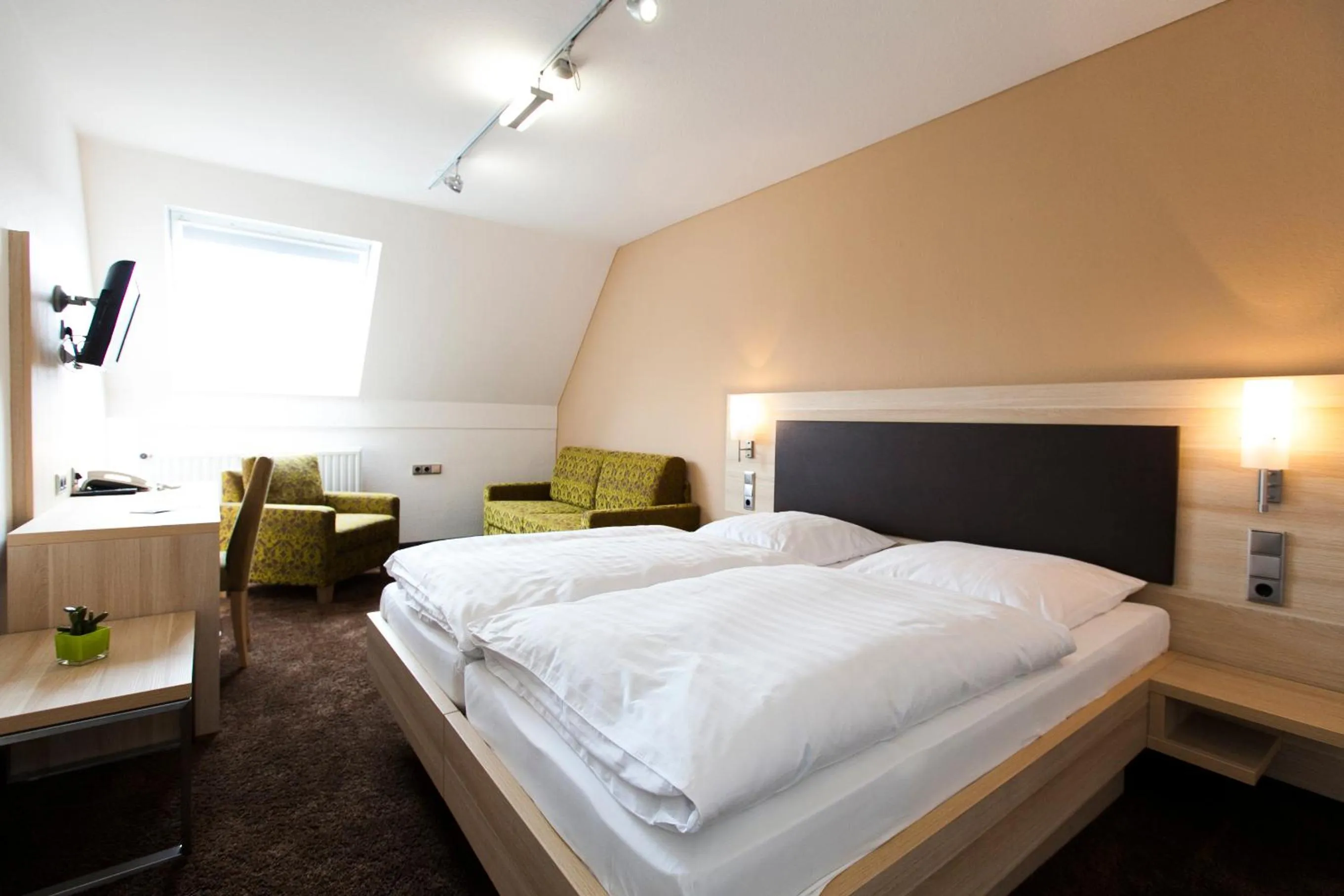 Day, Bed in Hotel Schützenhof