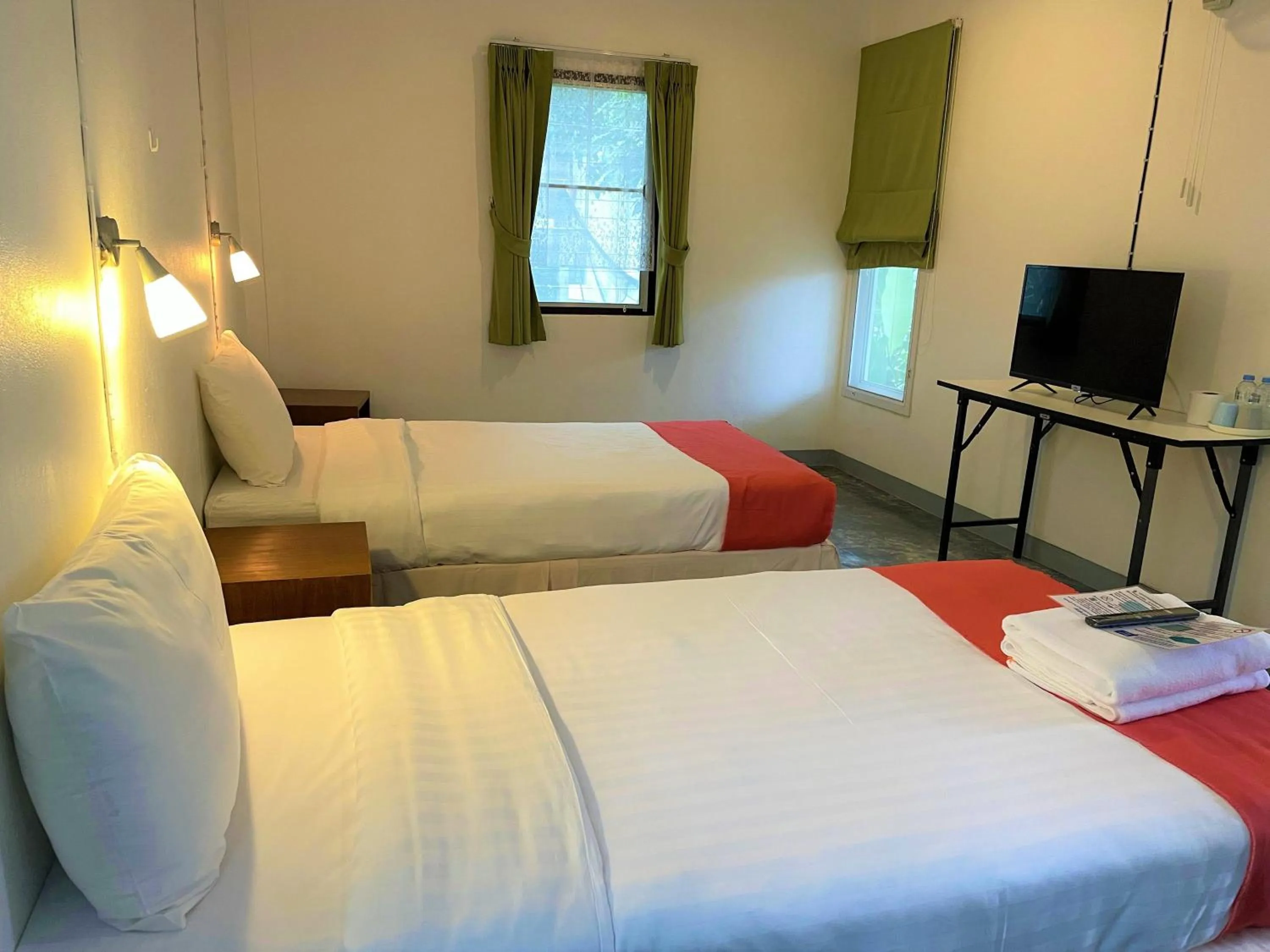 Photo of the whole room, Bed in Wandee Bed & Breakfast