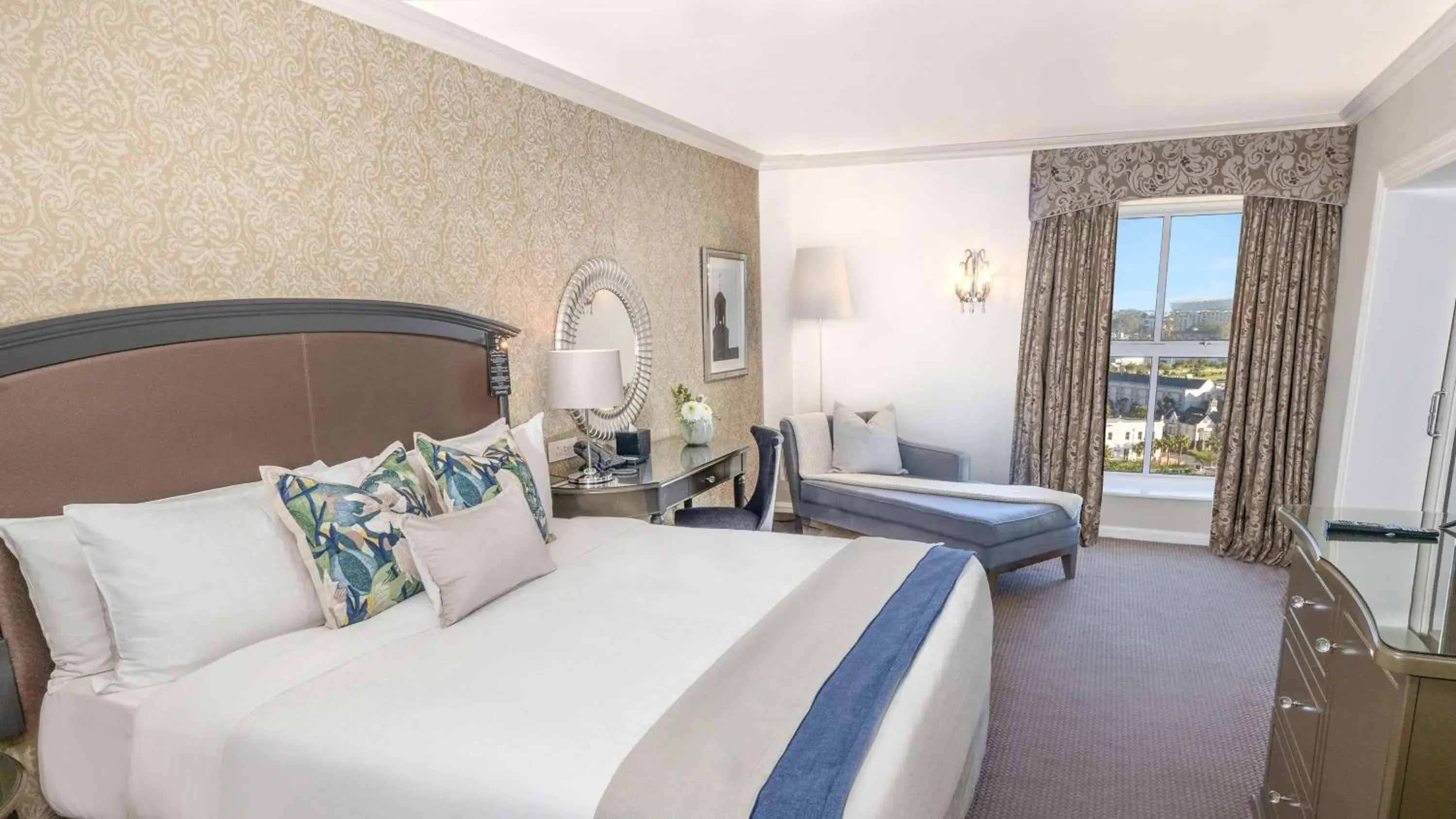 Executive Suite in Southern Sun The Cullinan Executive Suite in Southern Sun The Cullinan