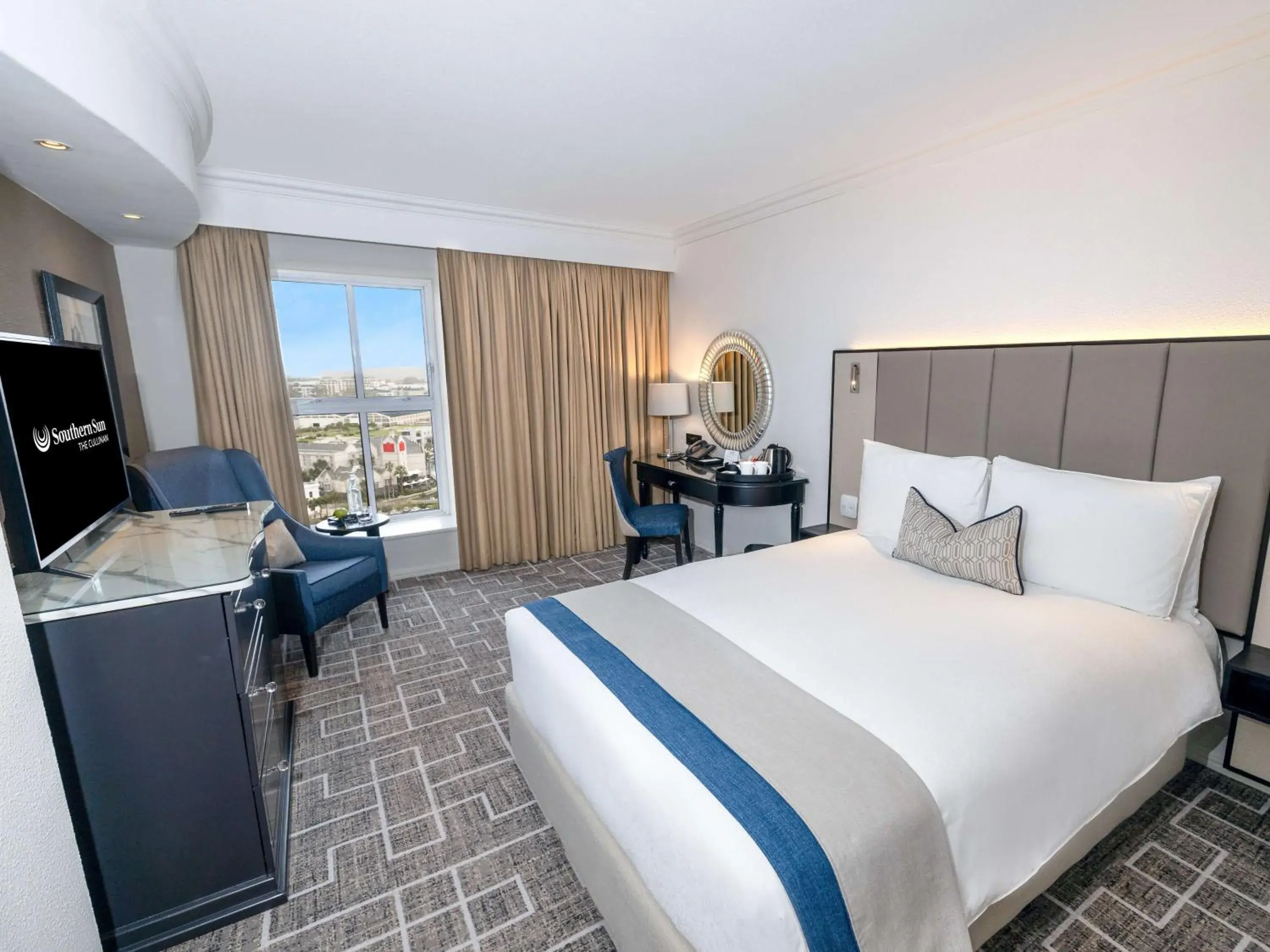 Bedroom, Bed in Southern Sun The Cullinan Bedroom, Bed in Southern Sun The Cullinan