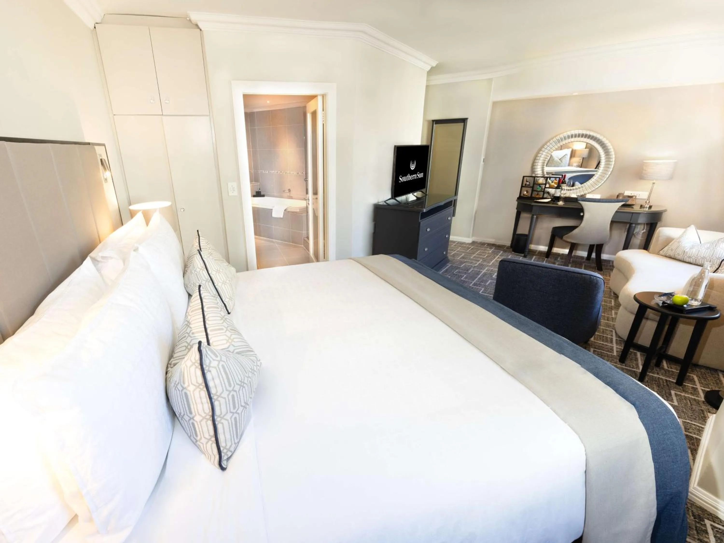 Bedroom, Bed in Southern Sun The Cullinan