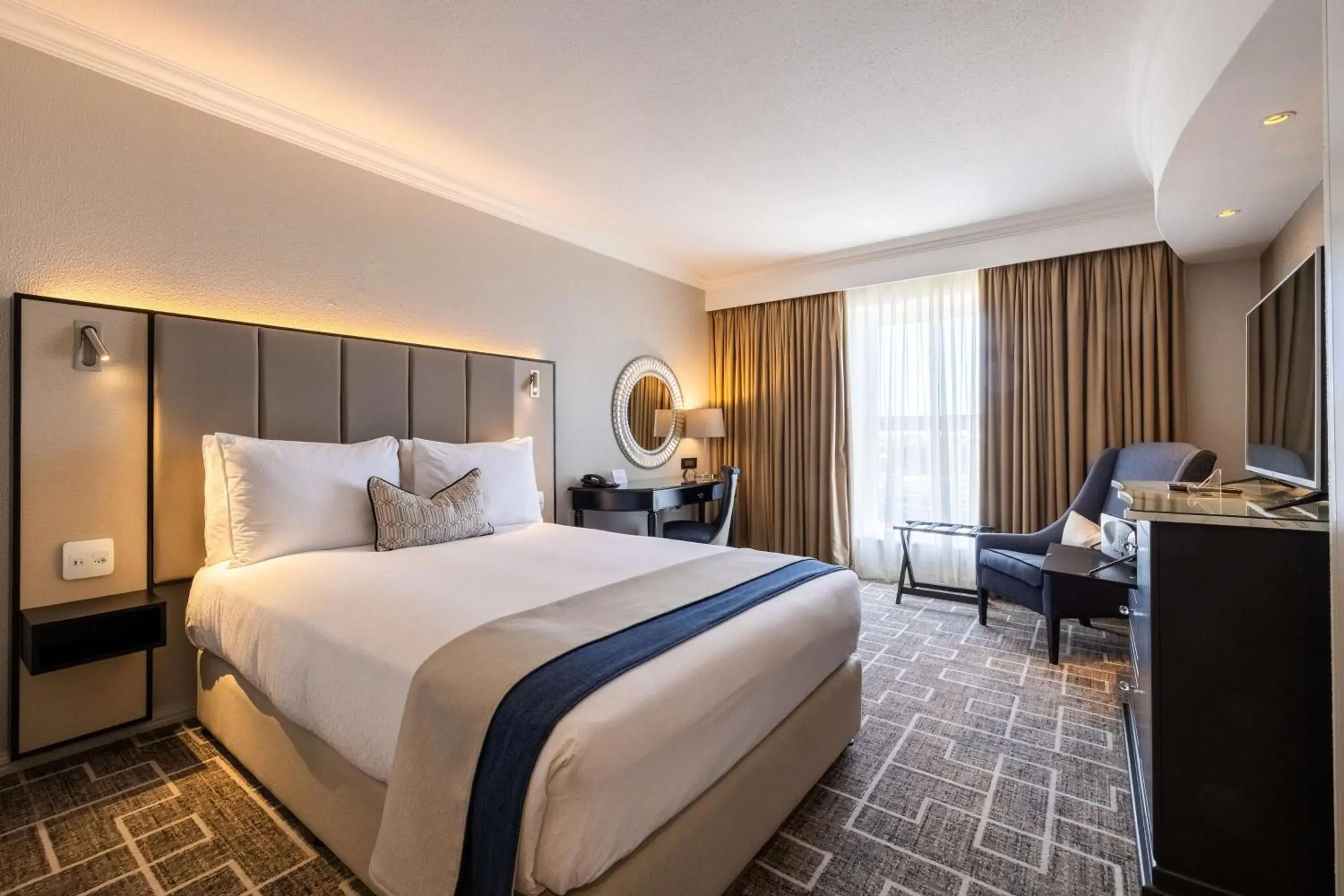 Bedroom, Bed in Southern Sun The Cullinan Bedroom, Bed in Southern Sun The Cullinan