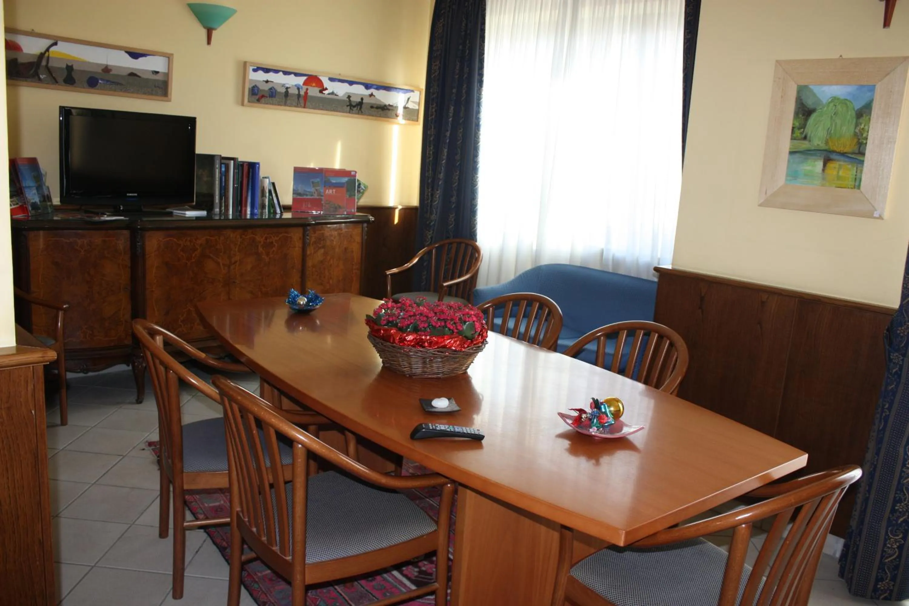 Communal lounge/ TV room in Hotel Tre Denti