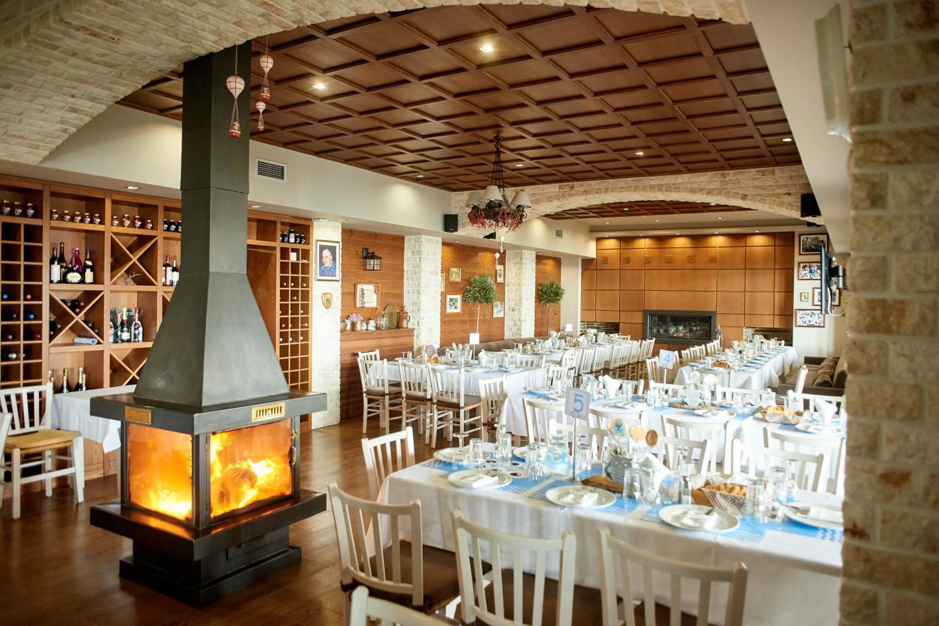 Restaurant/places to eat in Manthos Mountain Resort & Spa